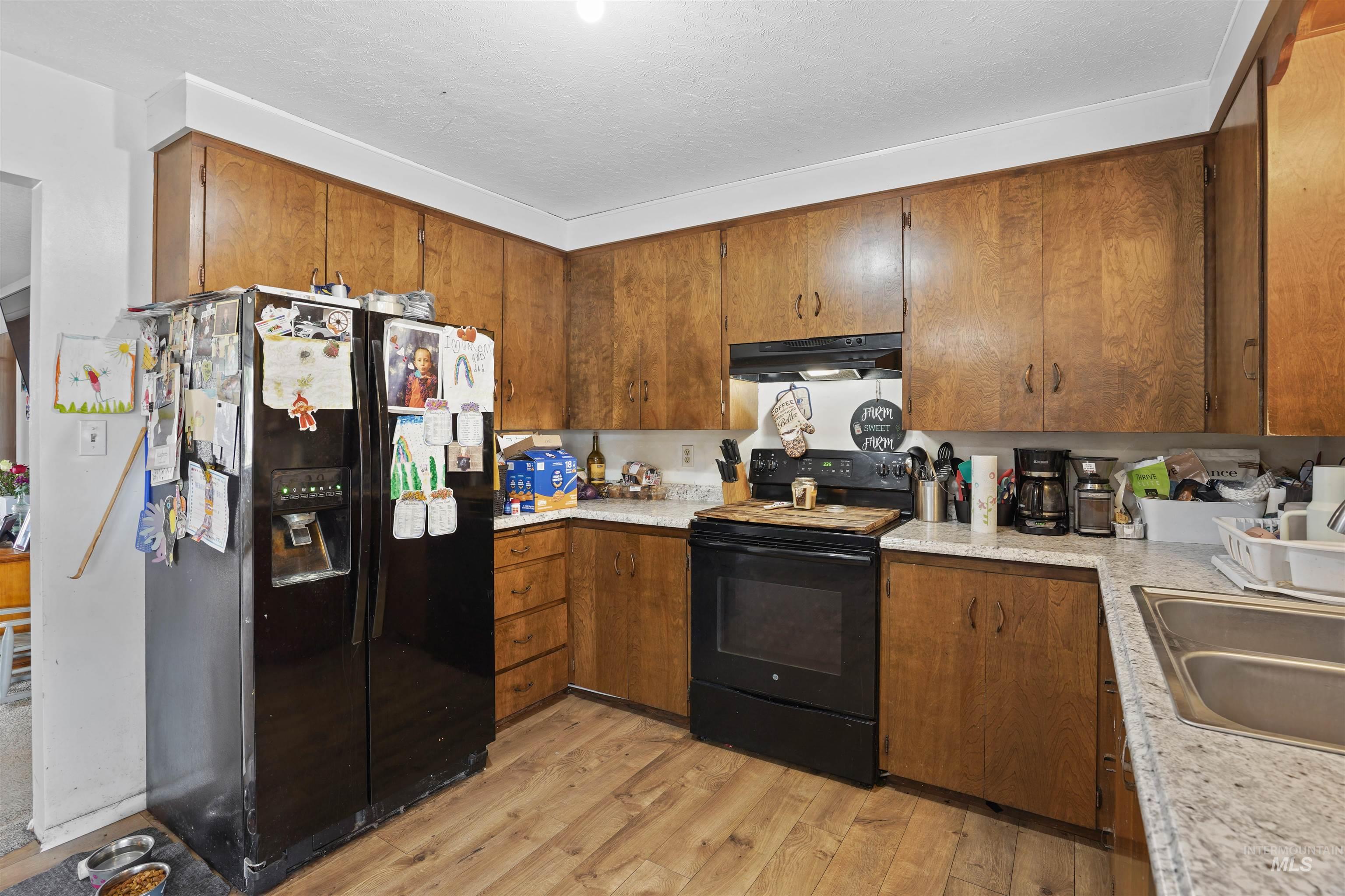 161 W Adams Drive Property Photo 3
