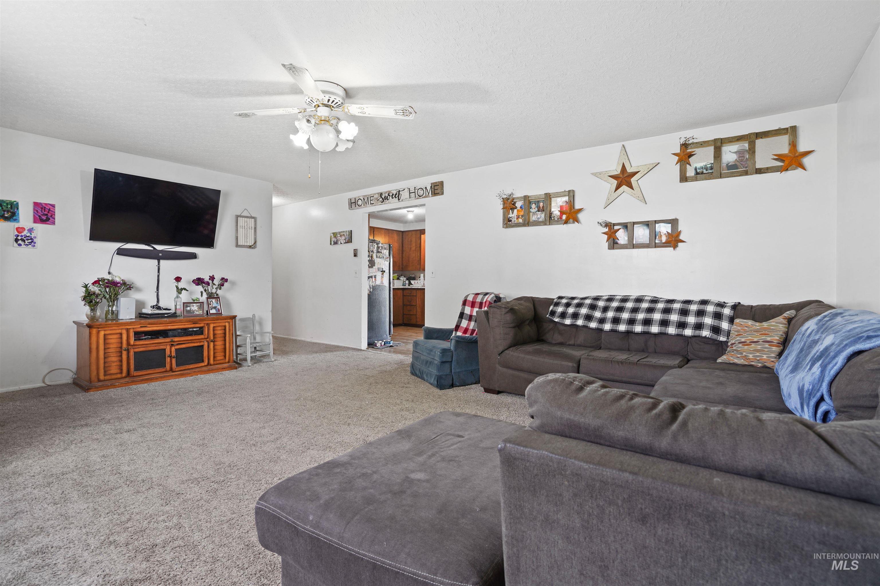 161 W Adams Drive Property Photo 9