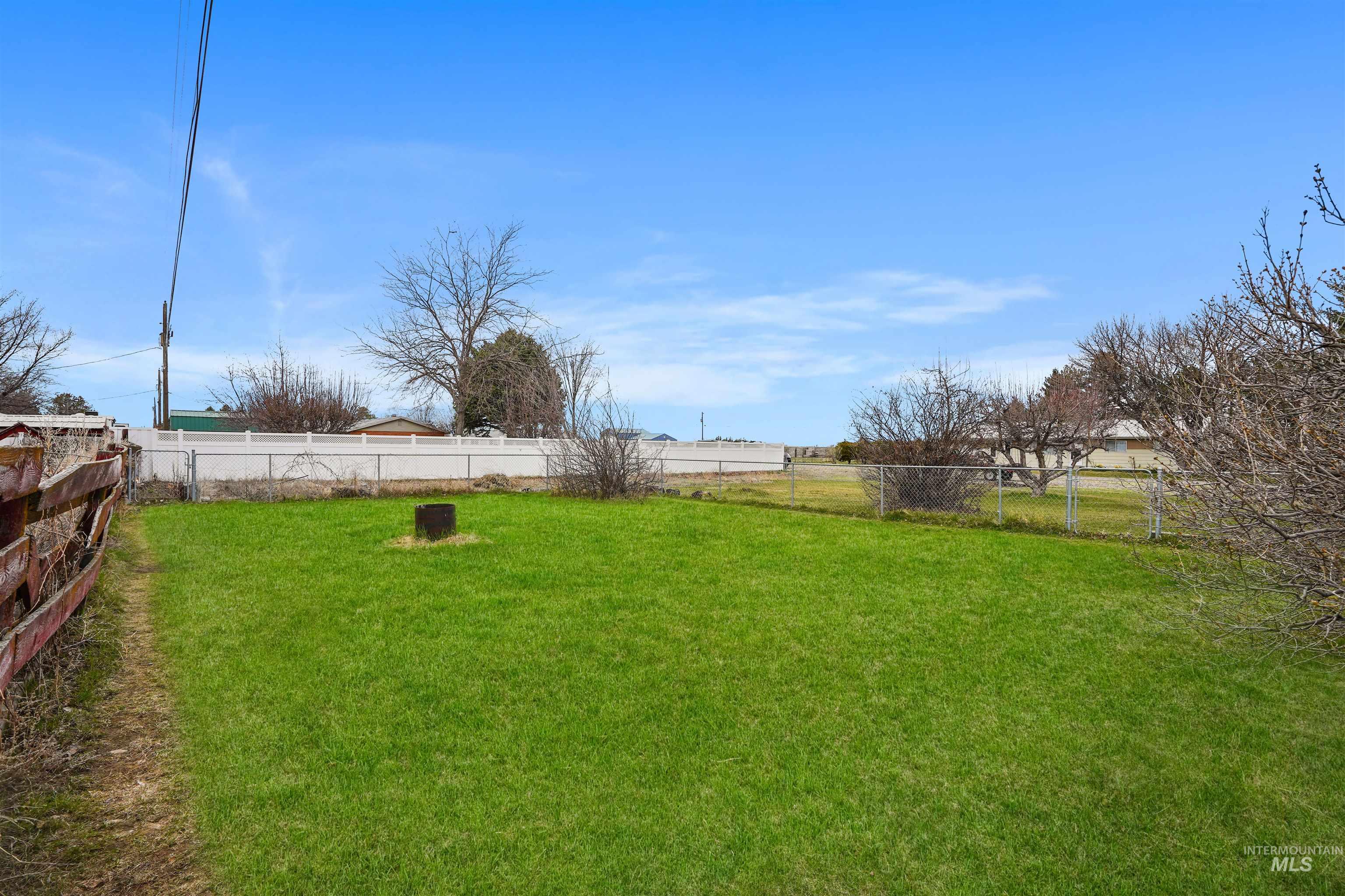 161 W Adams Drive Property Photo 16