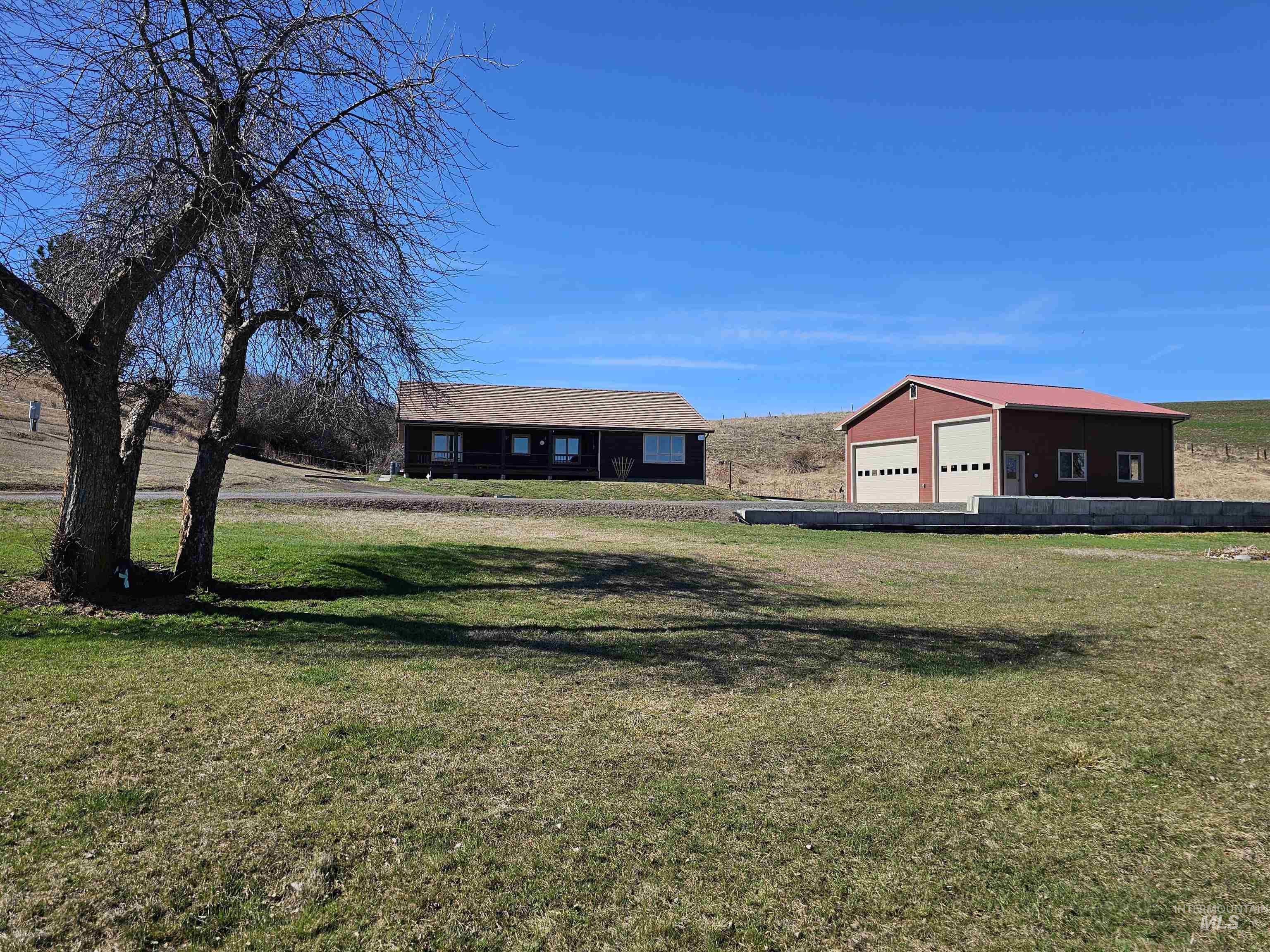 168 Winona Property Photo 6