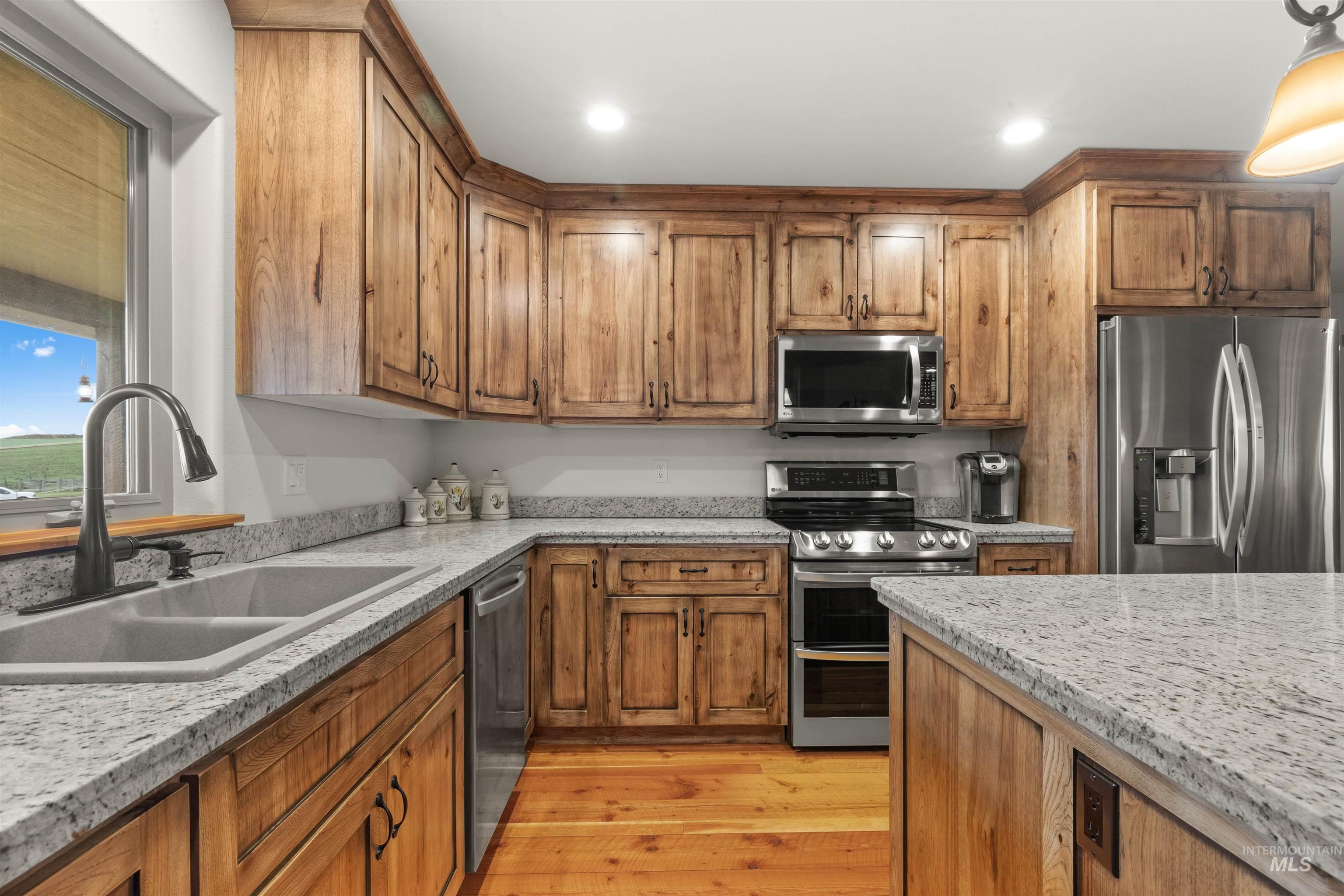 168 Winona Property Photo 11