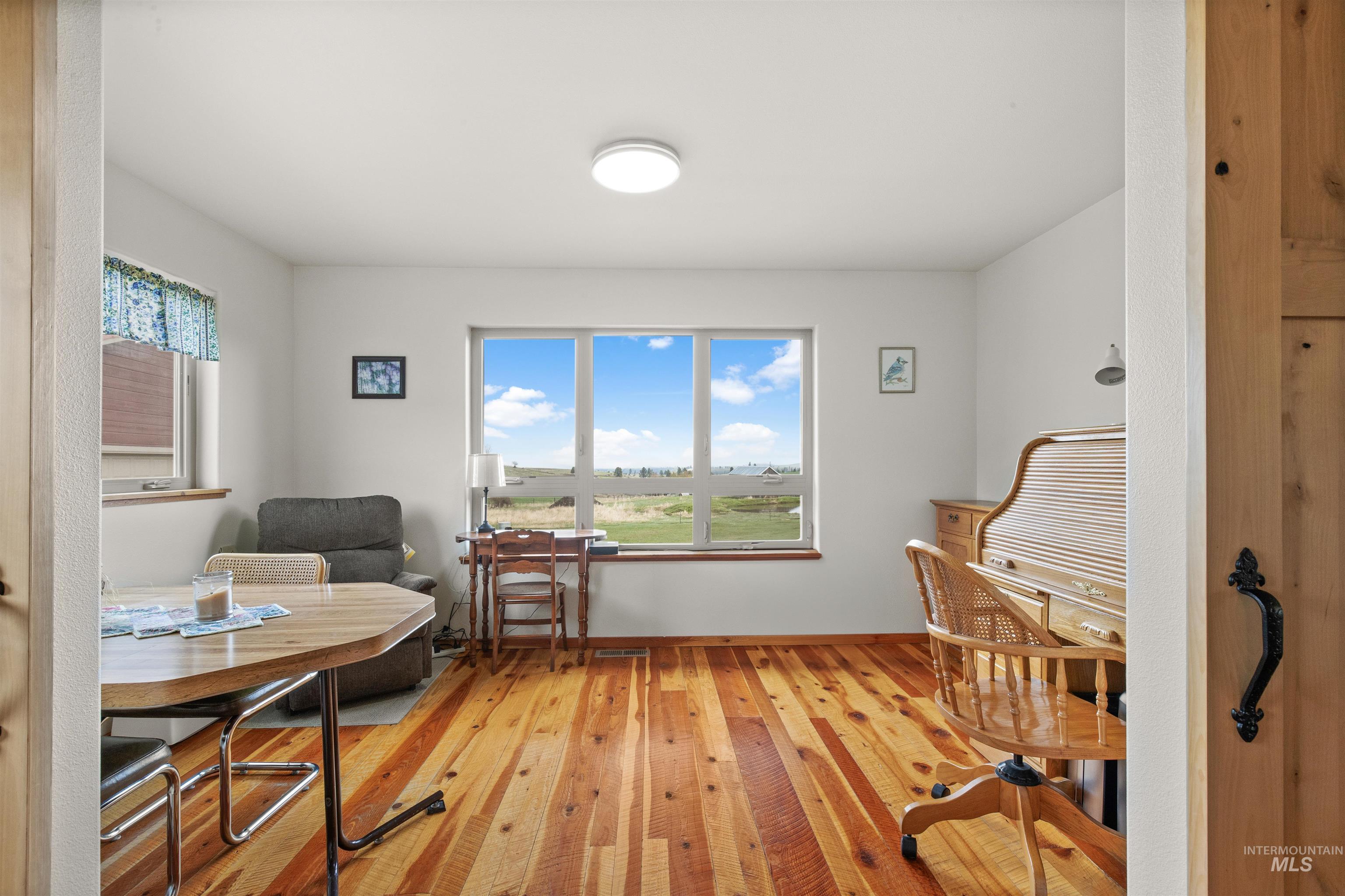 168 Winona Property Photo 18