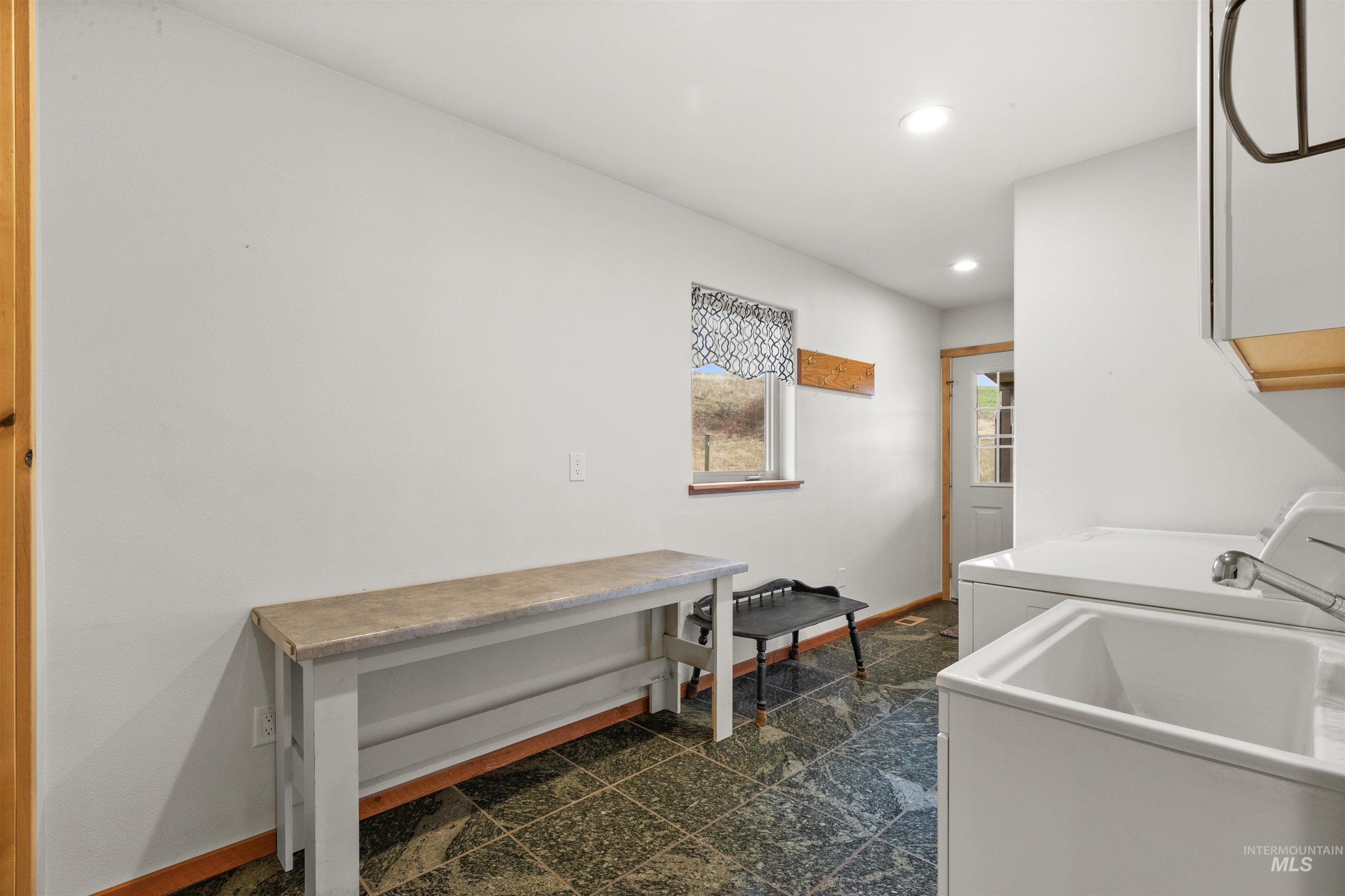 168 Winona Property Photo 28