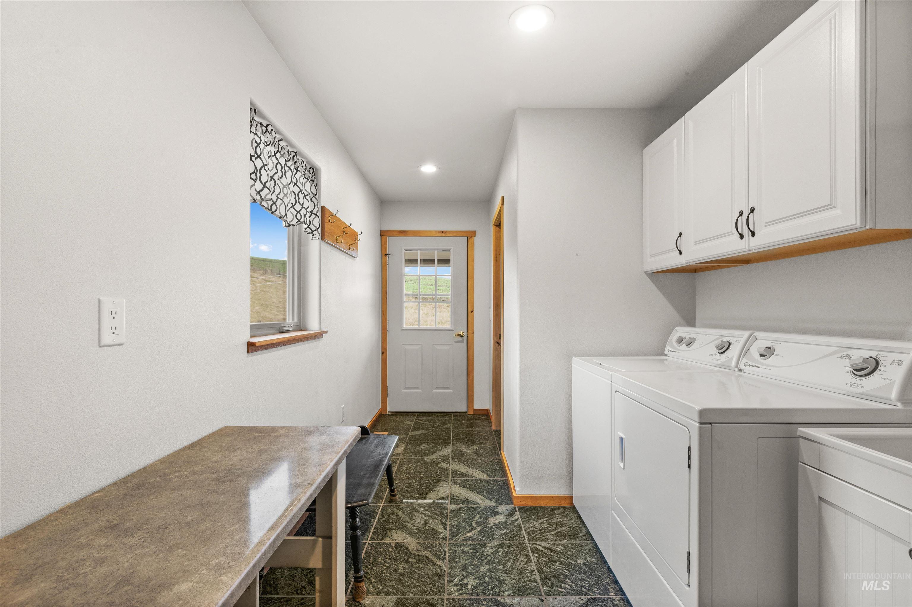 168 Winona Property Photo 29
