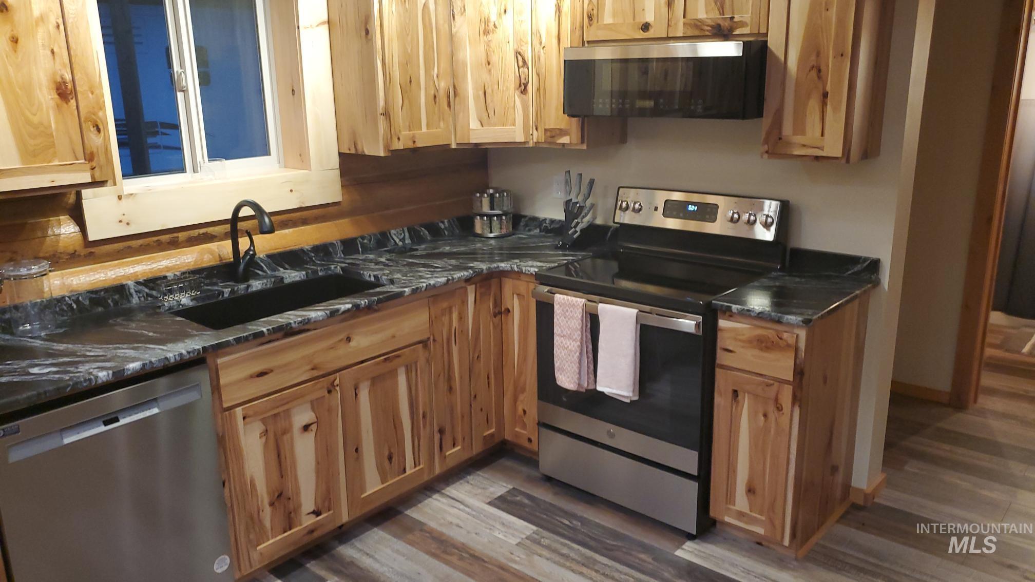 206 Highway St Property Photo 8