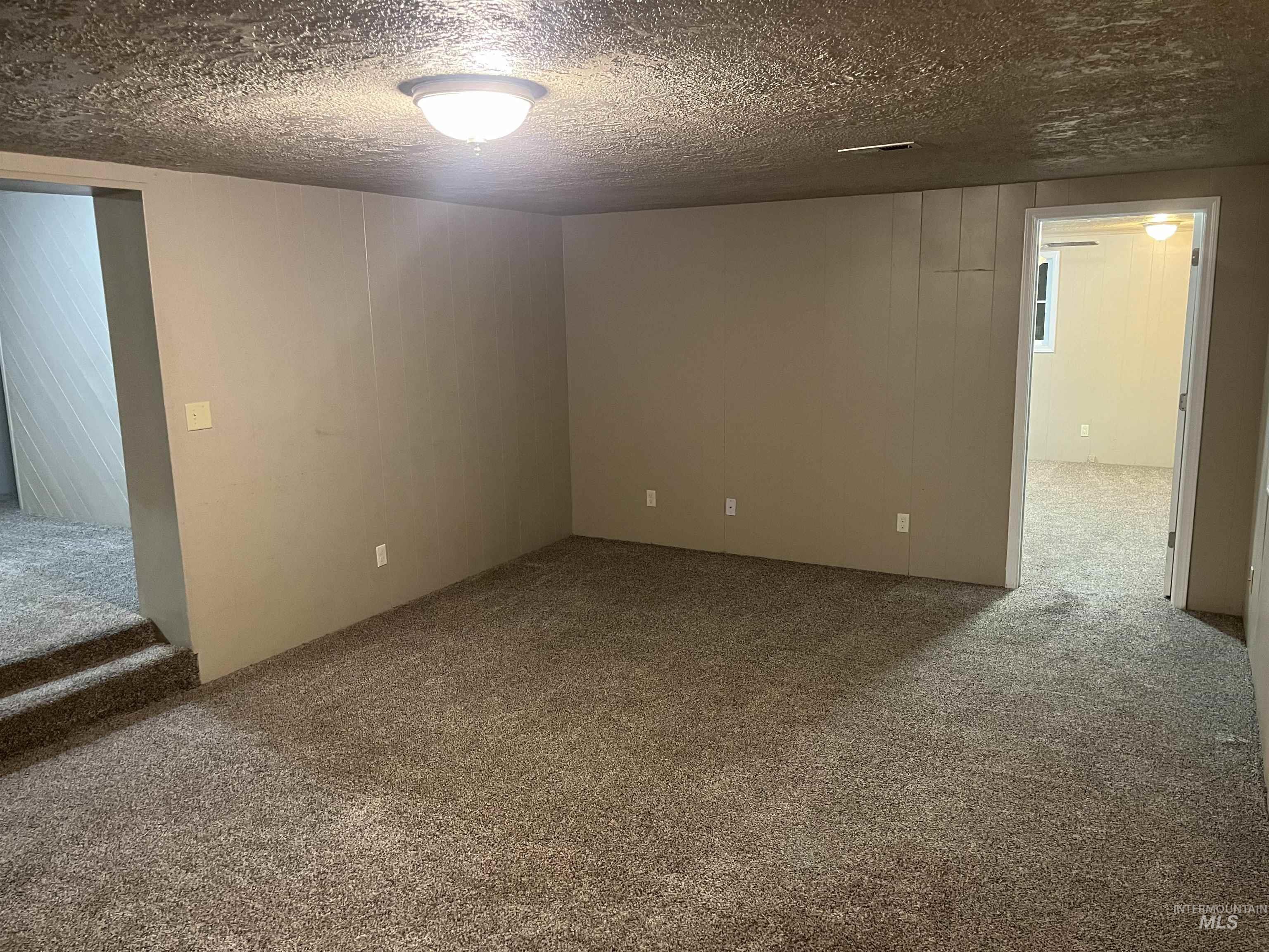 801 S 12th Property Photo 5