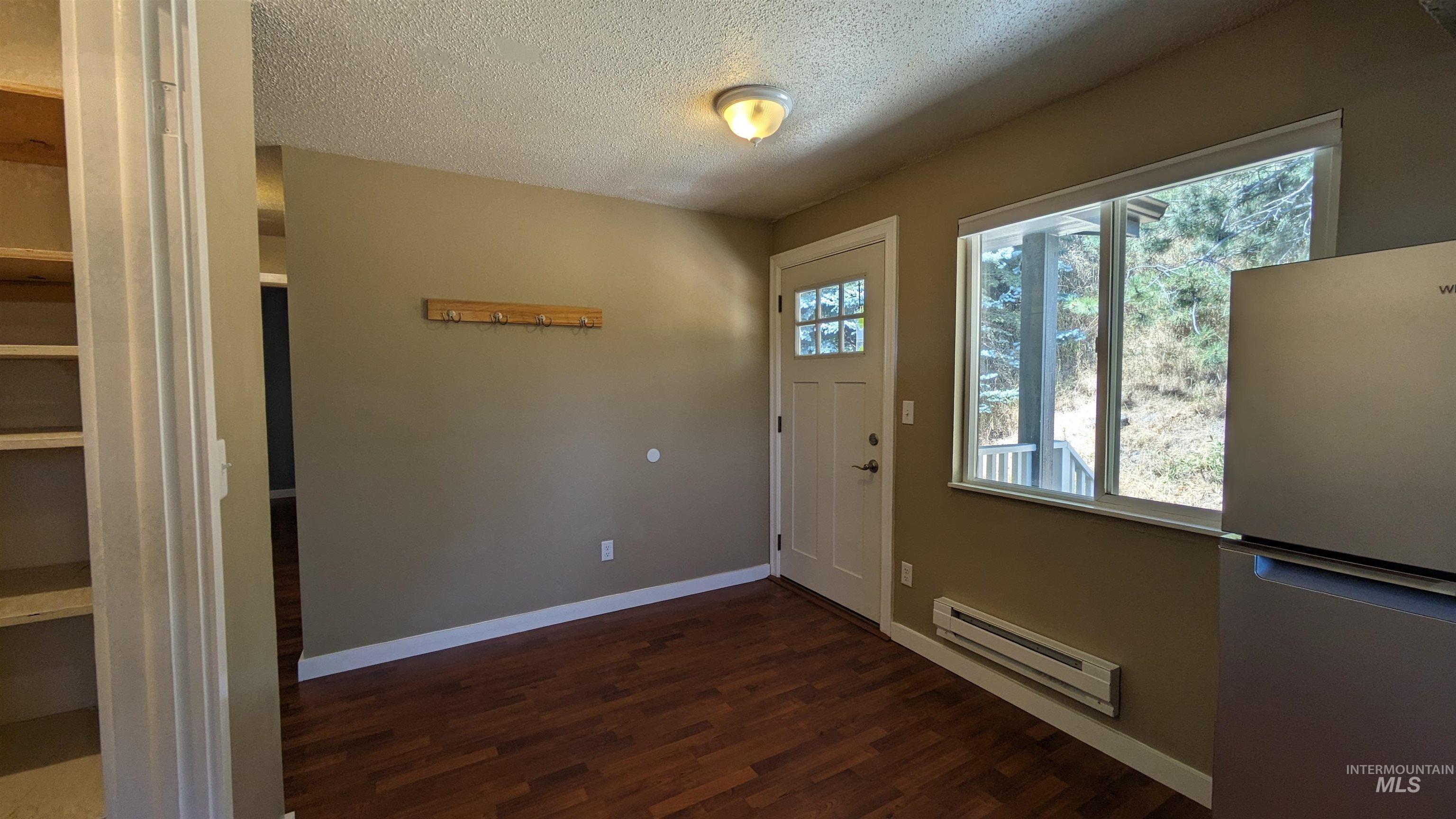 404/406 W C St Property Photo 10