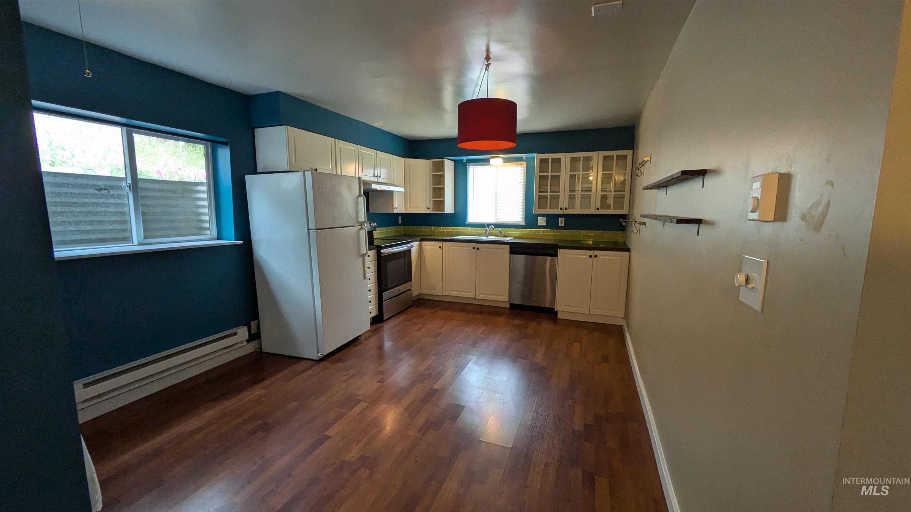 404/406 W C St Property Photo 22
