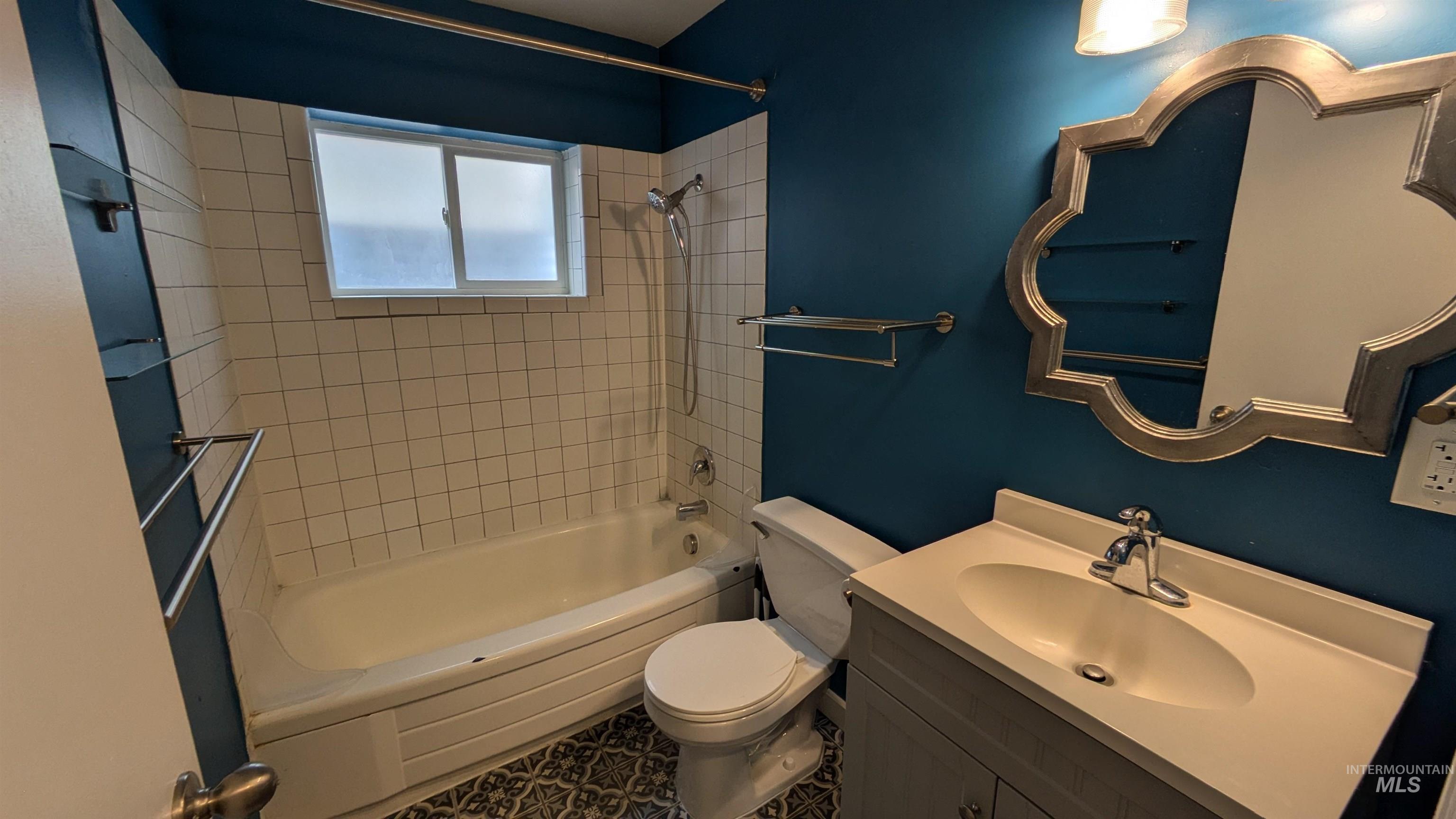 404/406 W C St Property Photo 27