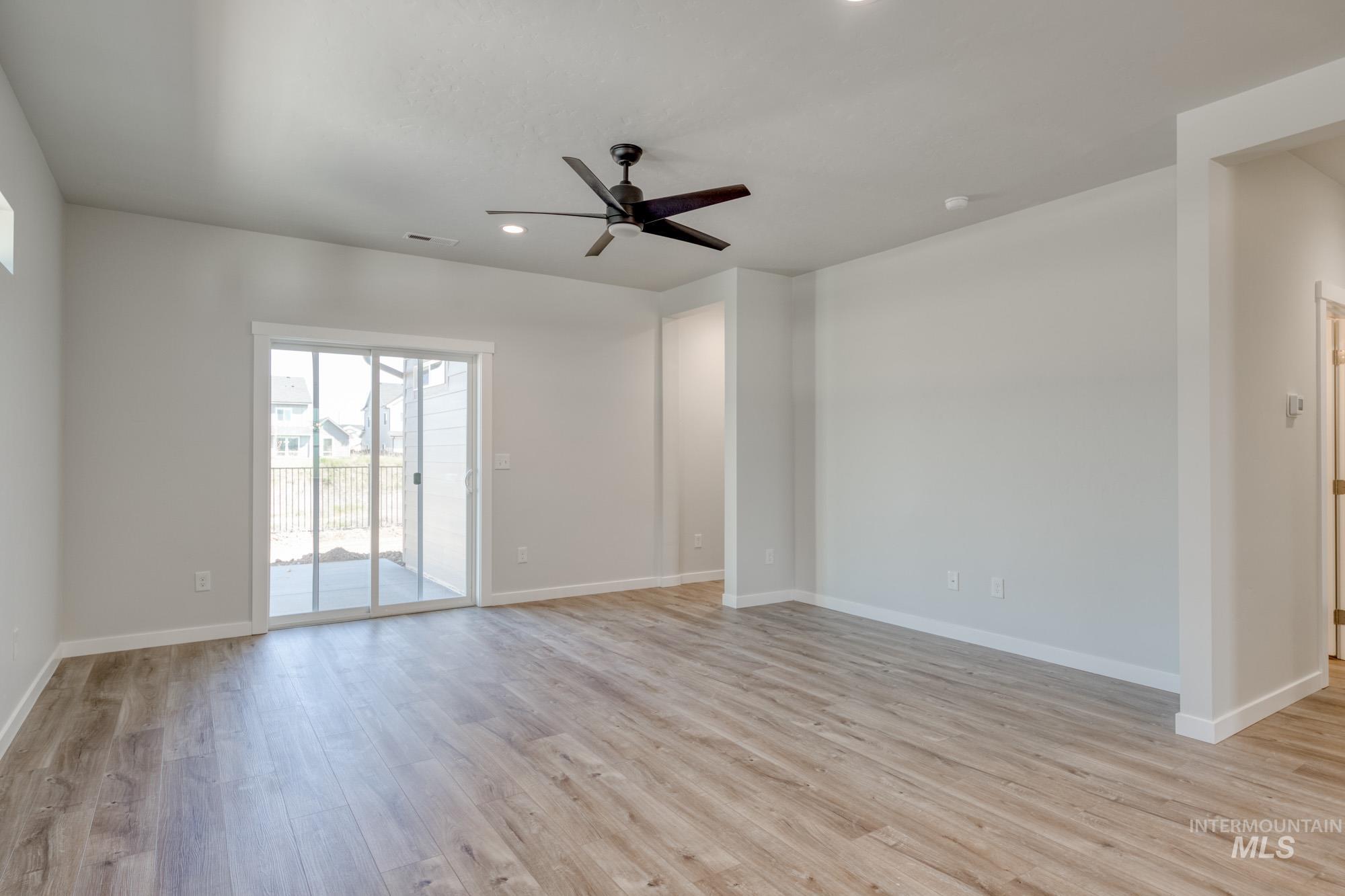 6752 W Plateau Creek Dr Property Photo 7