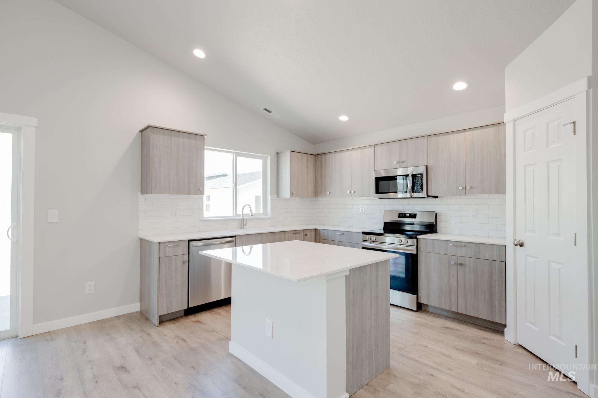 11128 Noble Dr Property Photo 5