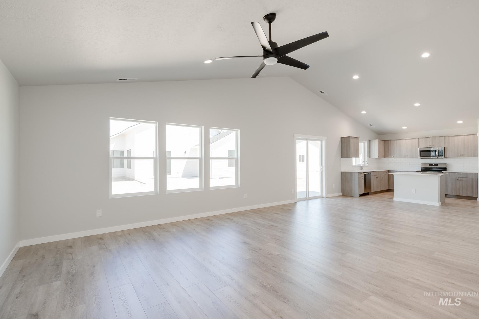 11128 Noble Dr Property Photo 10