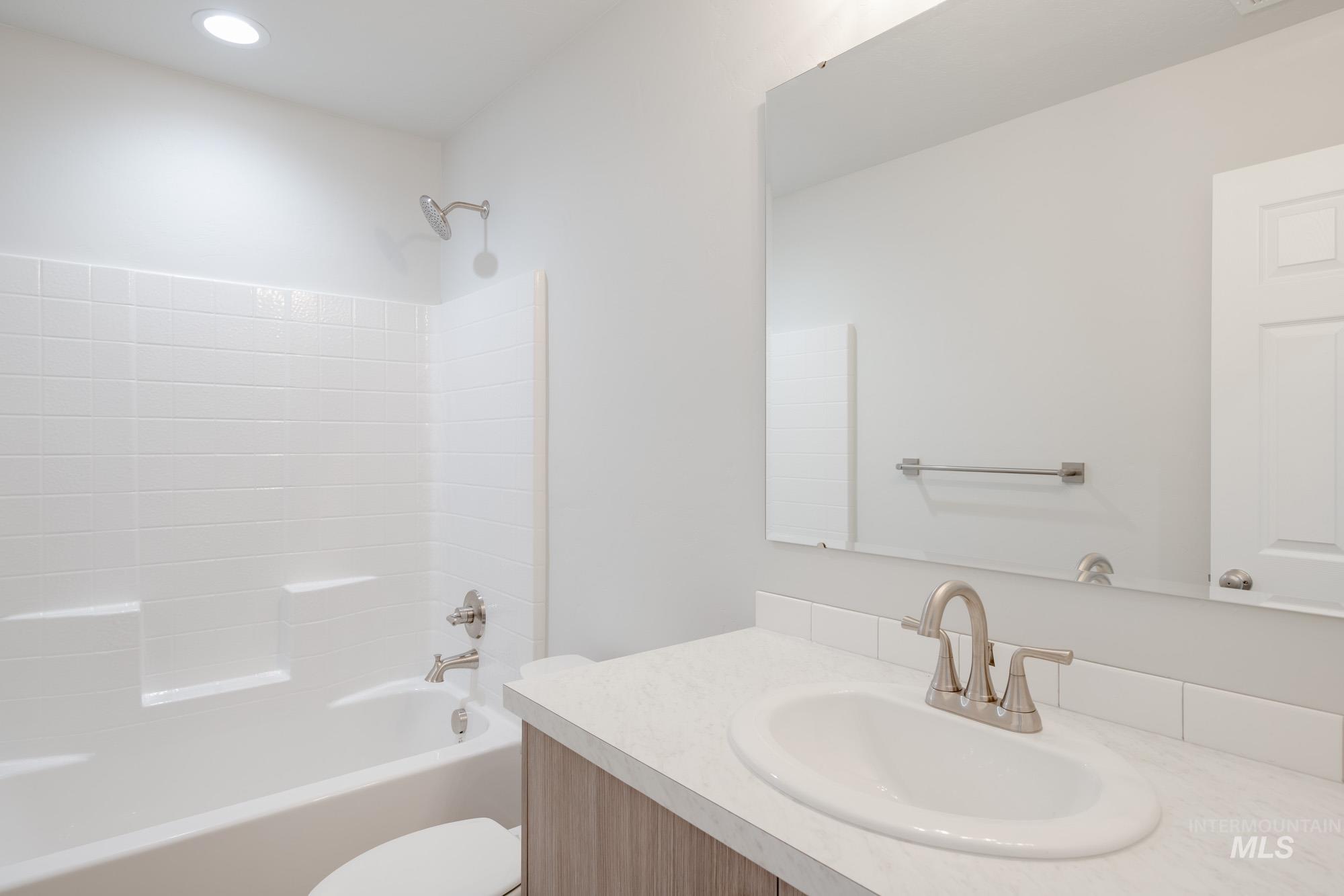 11128 Noble Dr Property Photo 13