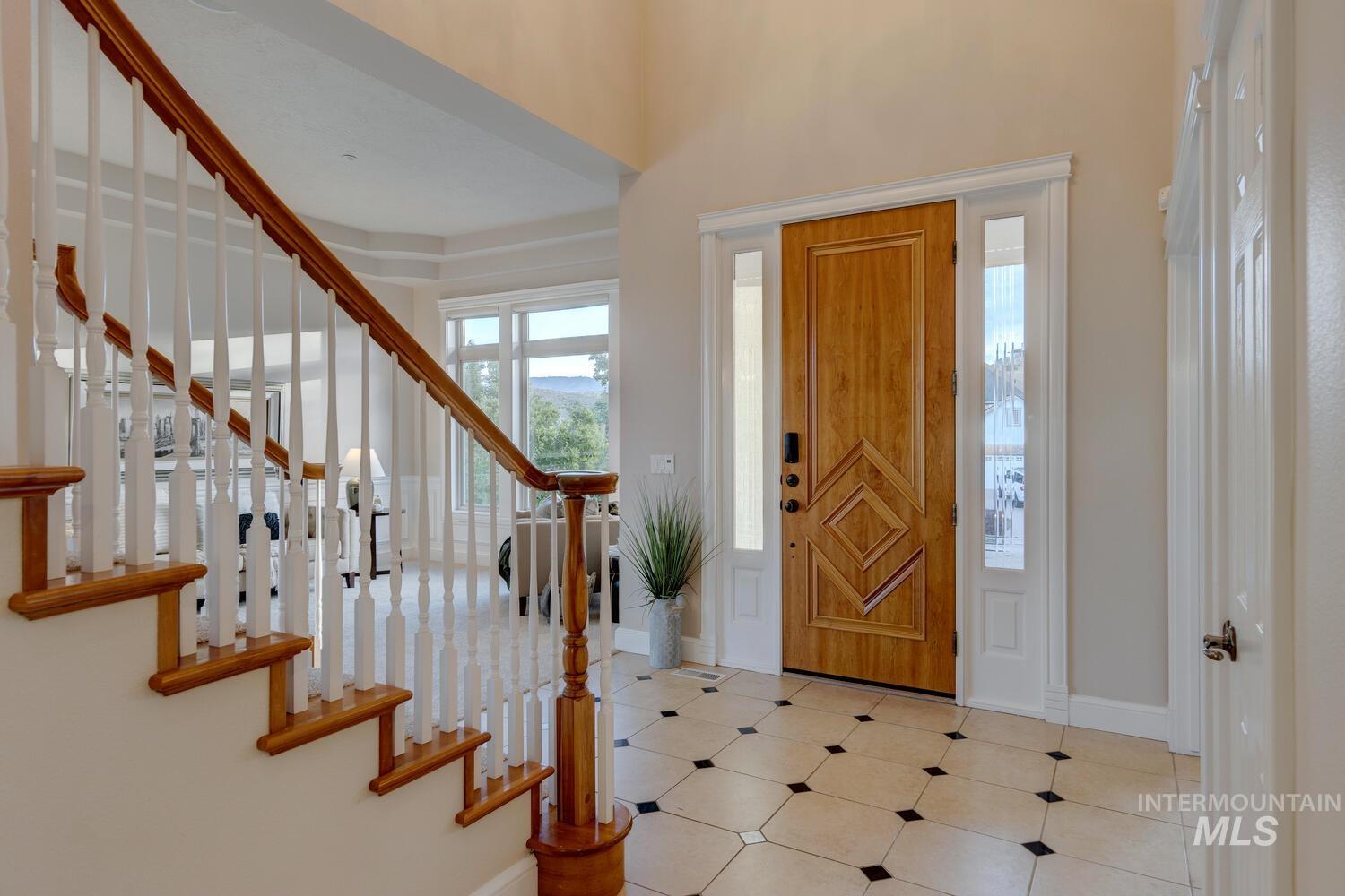 5560 N Quail Summit Place Property Photo 3
