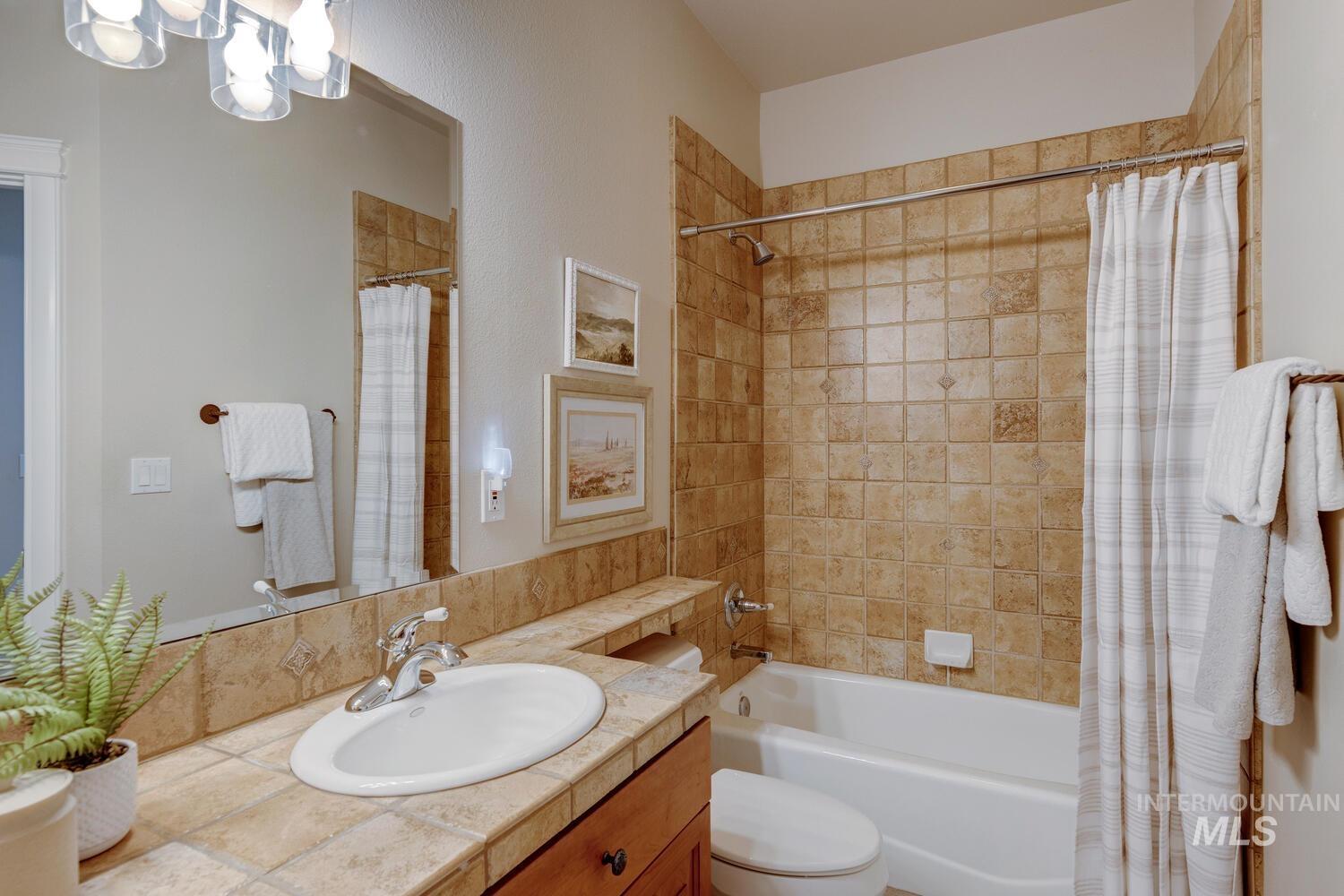 5560 N Quail Summit Place Property Photo 37