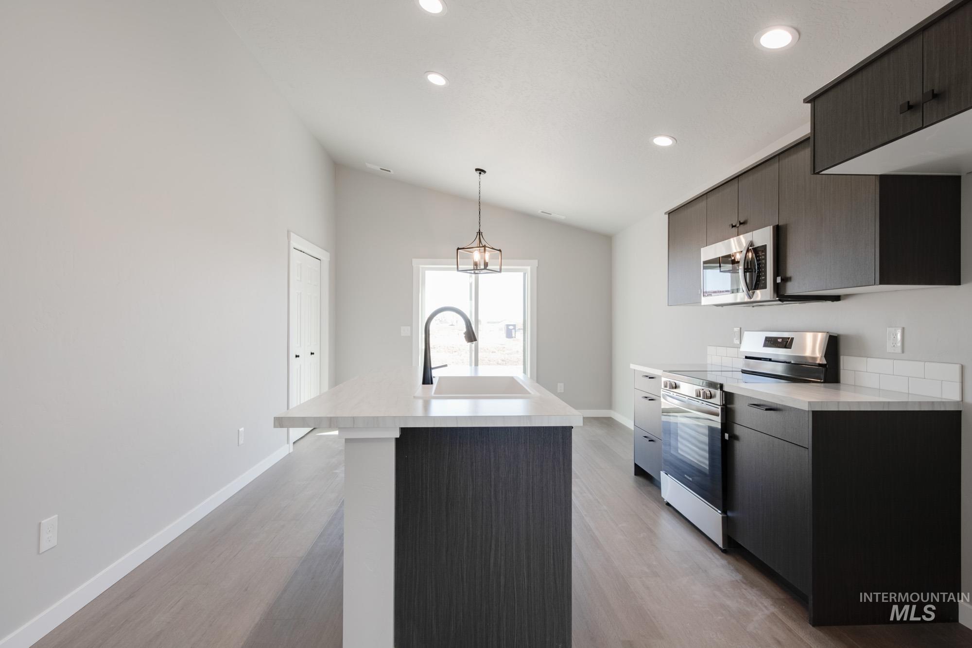 11081 Canvas St Property Photo 3