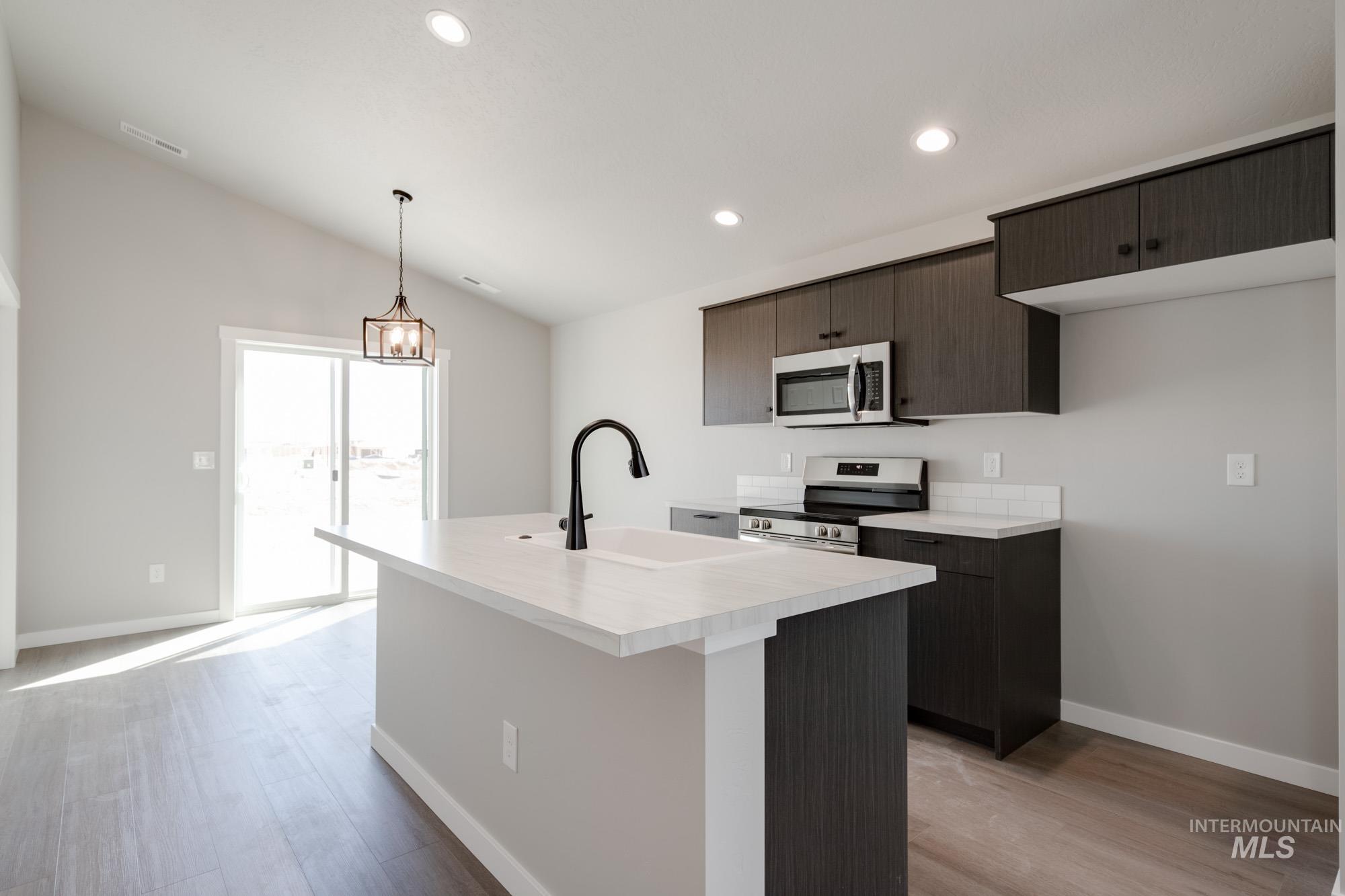 11081 Canvas St Property Photo 4