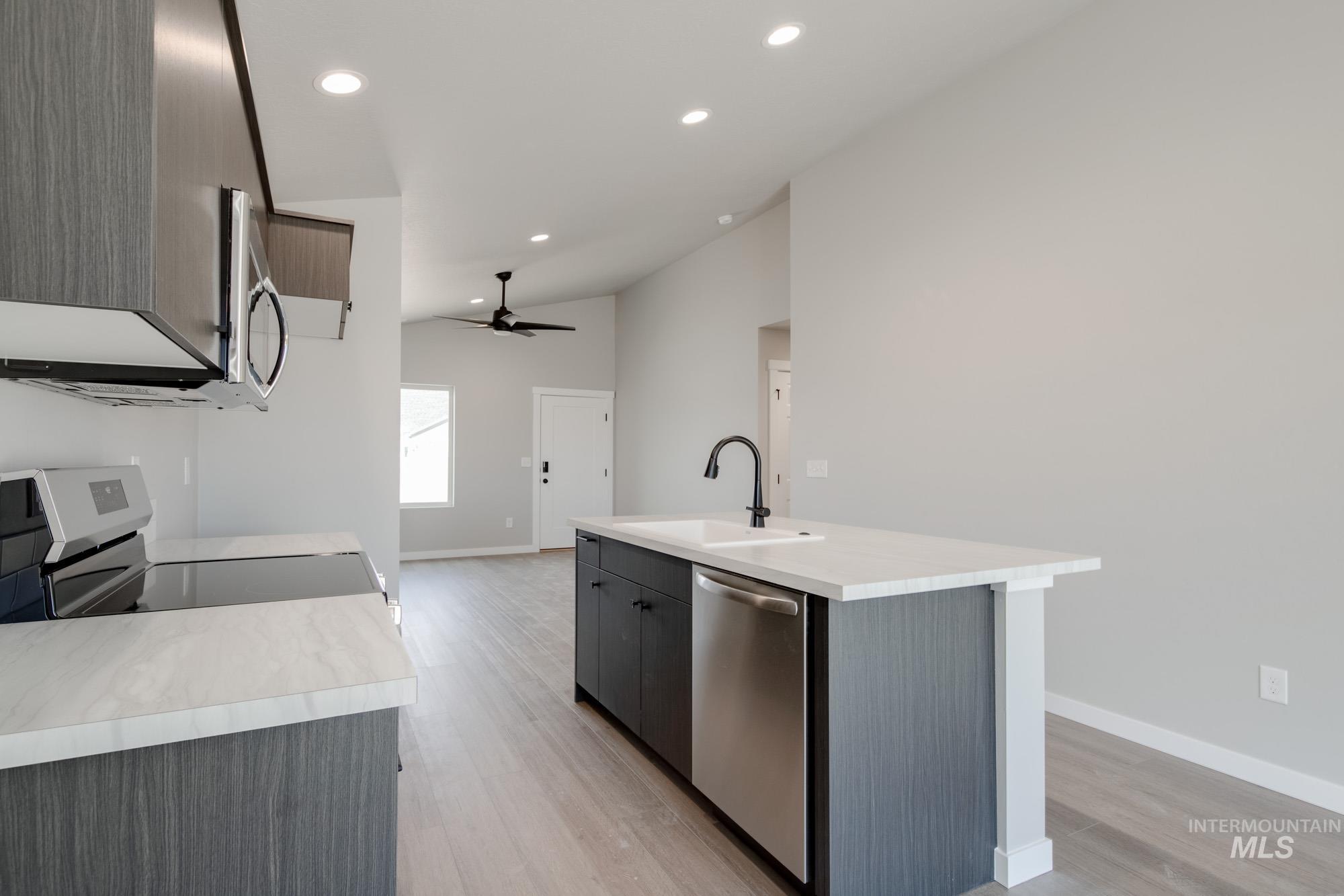 11081 Canvas St Property Photo 6