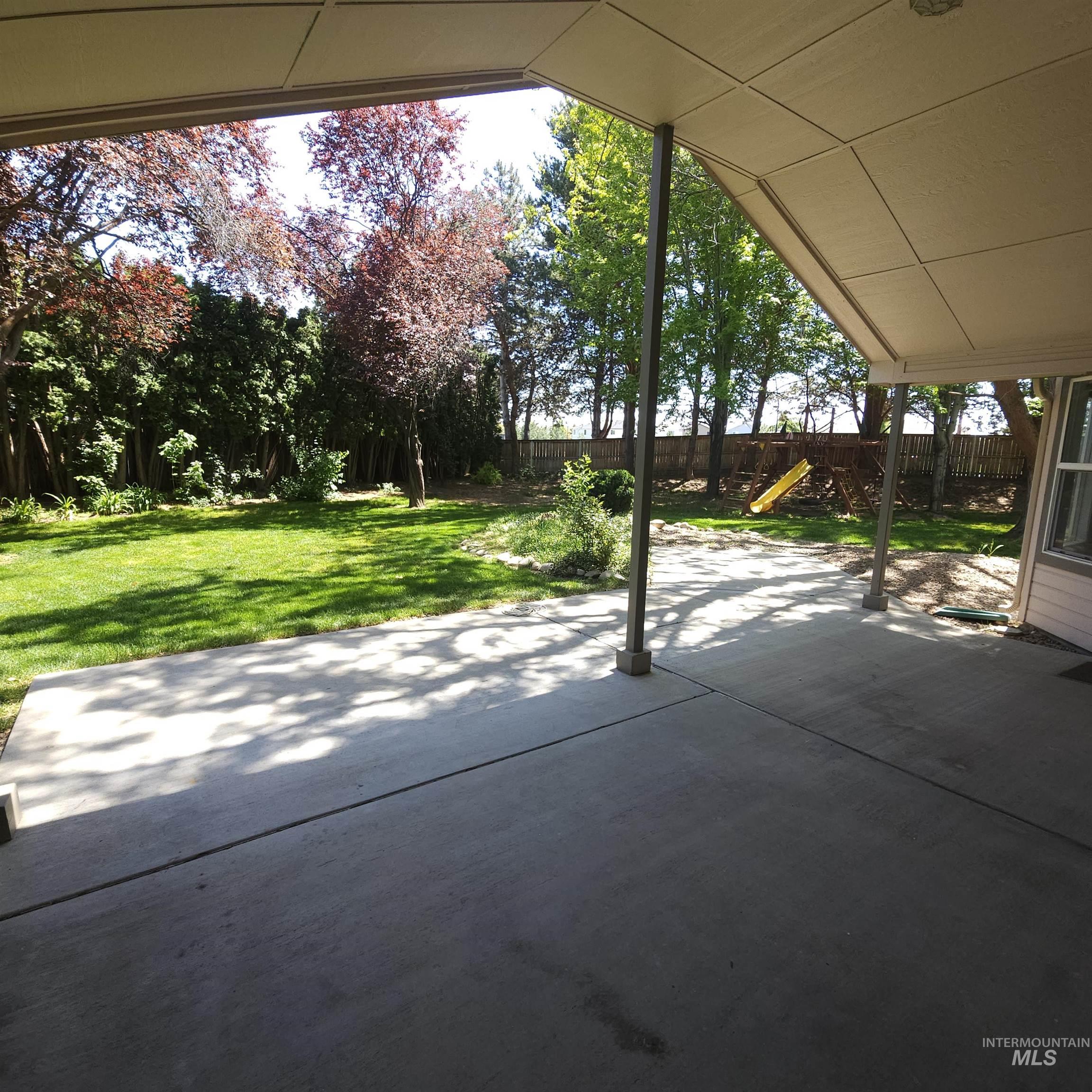 1963 E Summerplace Court Property Photo 17