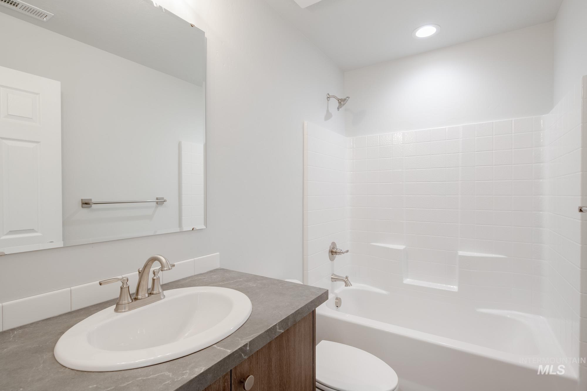 201 Idalou Way Property Photo 5