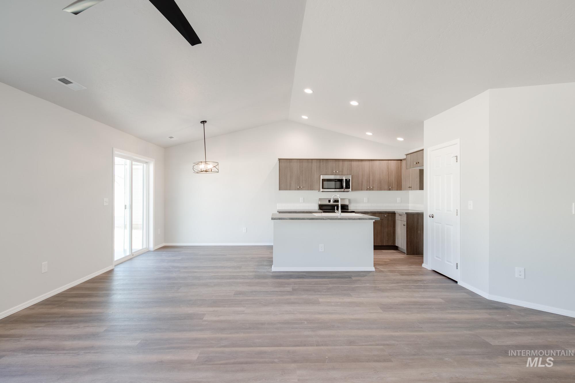 201 Idalou Way Property Photo 12