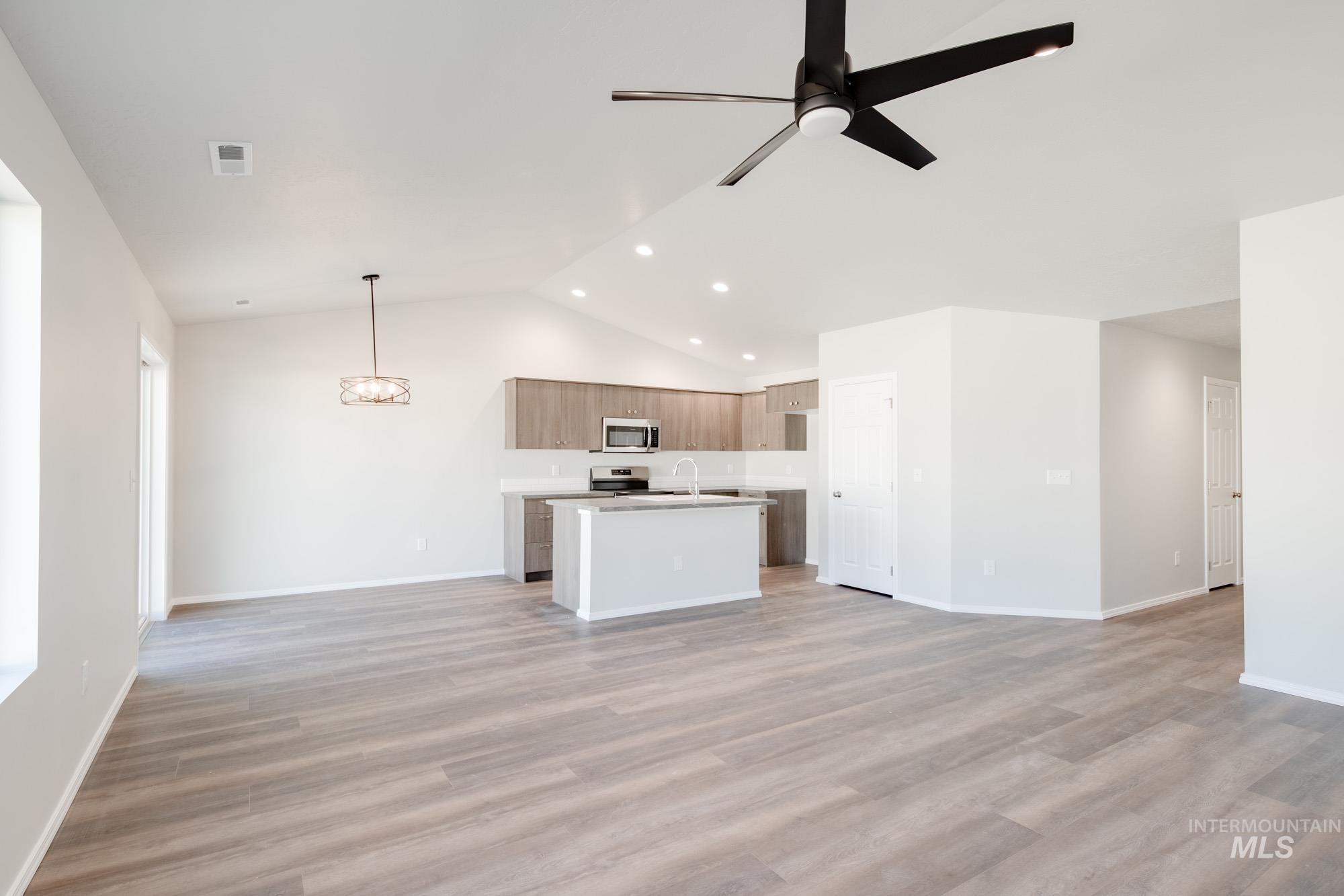 201 Idalou Way Property Photo 13