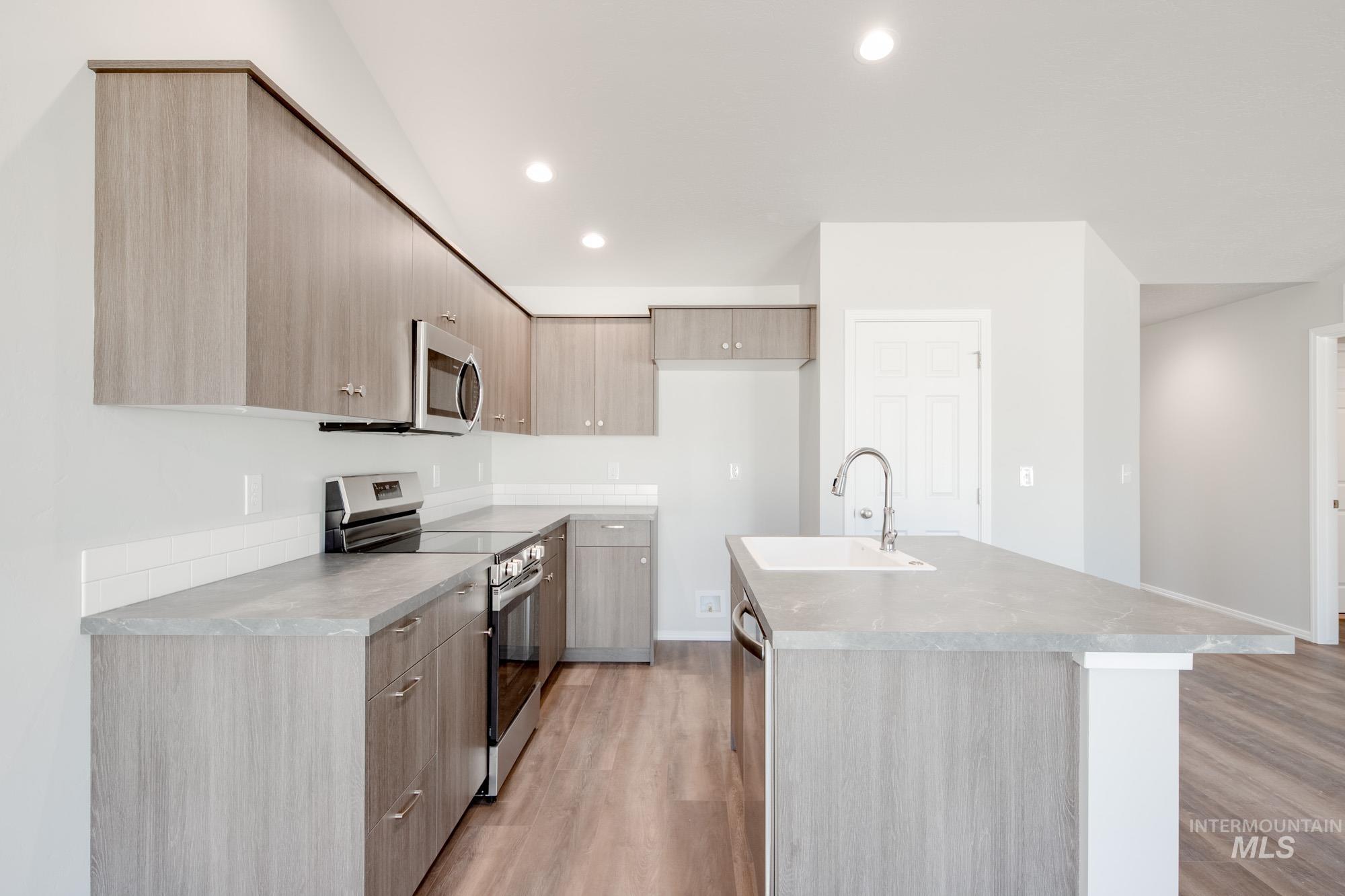 201 Idalou Way Property Photo 18