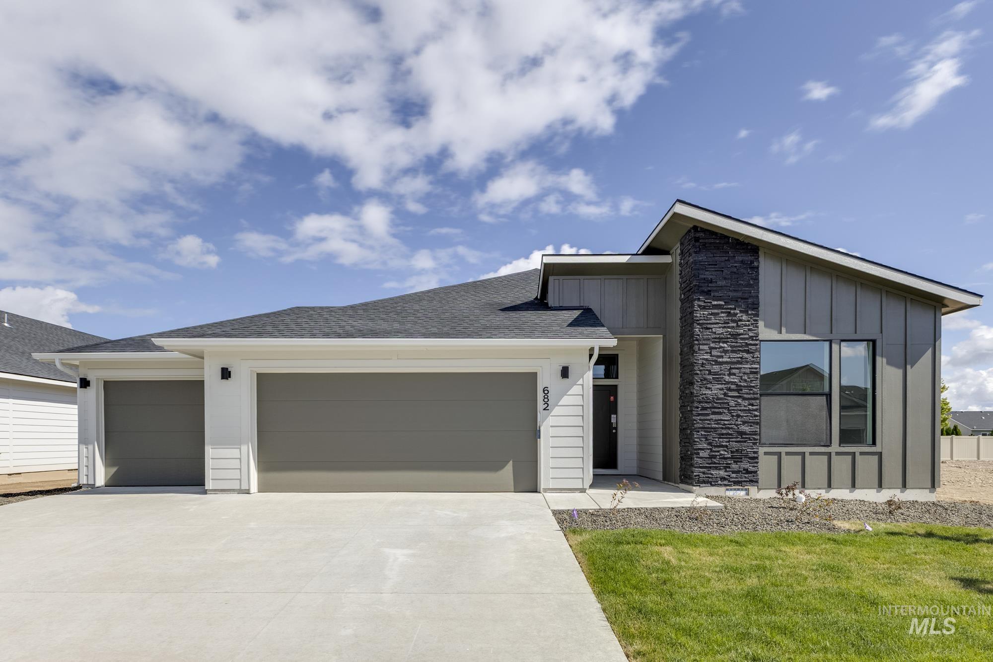 682 W Snowy Owl St Property Photo