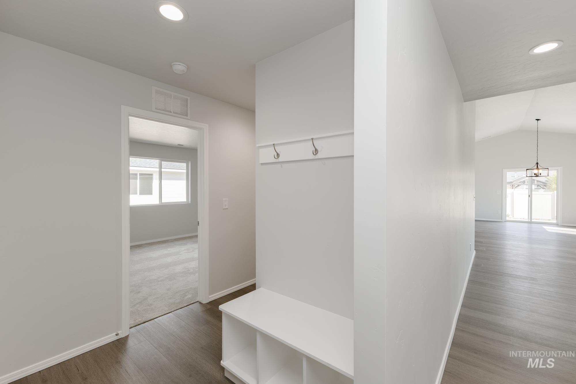 682 W Snowy Owl St Property Photo 10