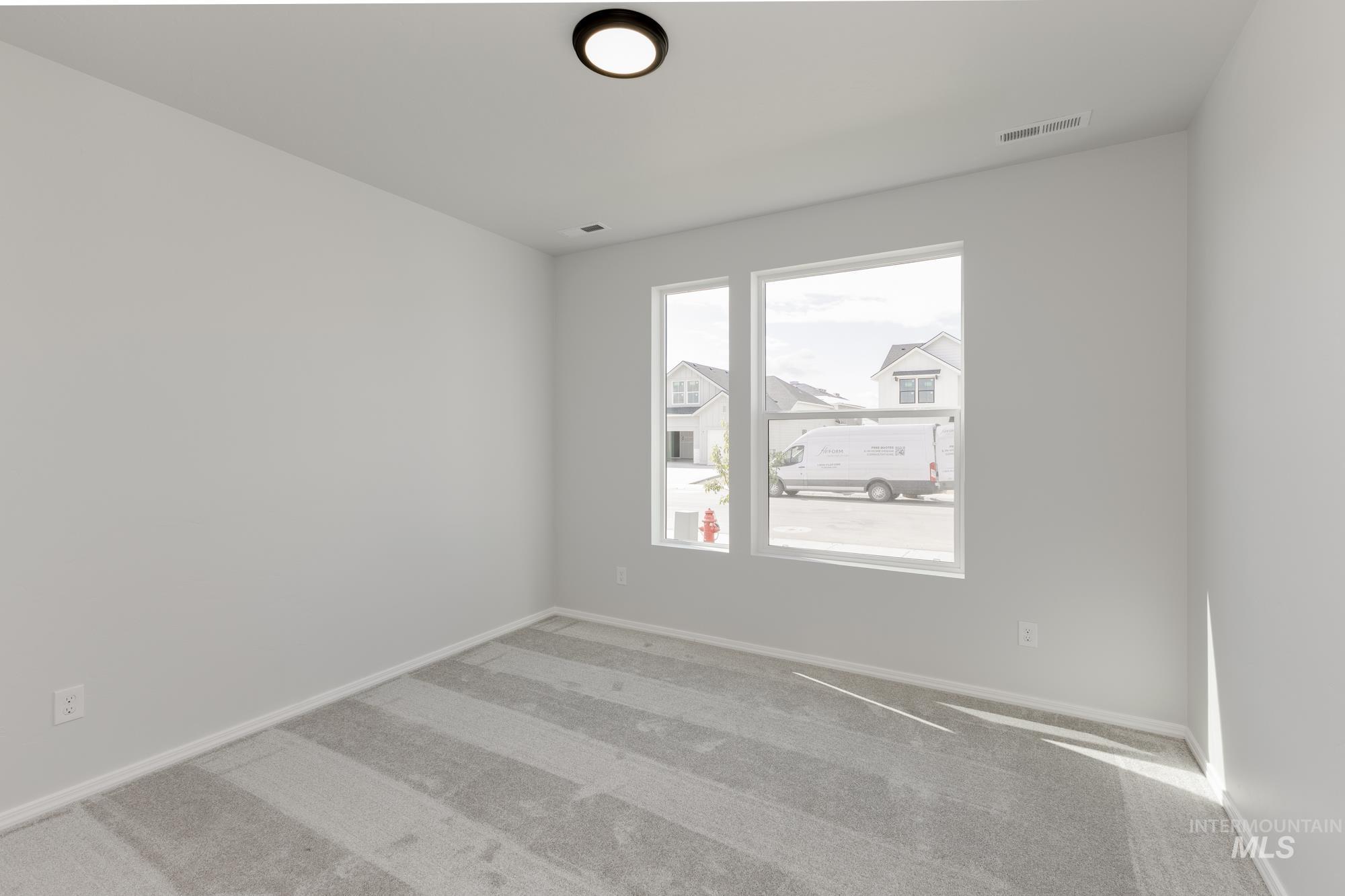 682 W Snowy Owl St Property Photo 12