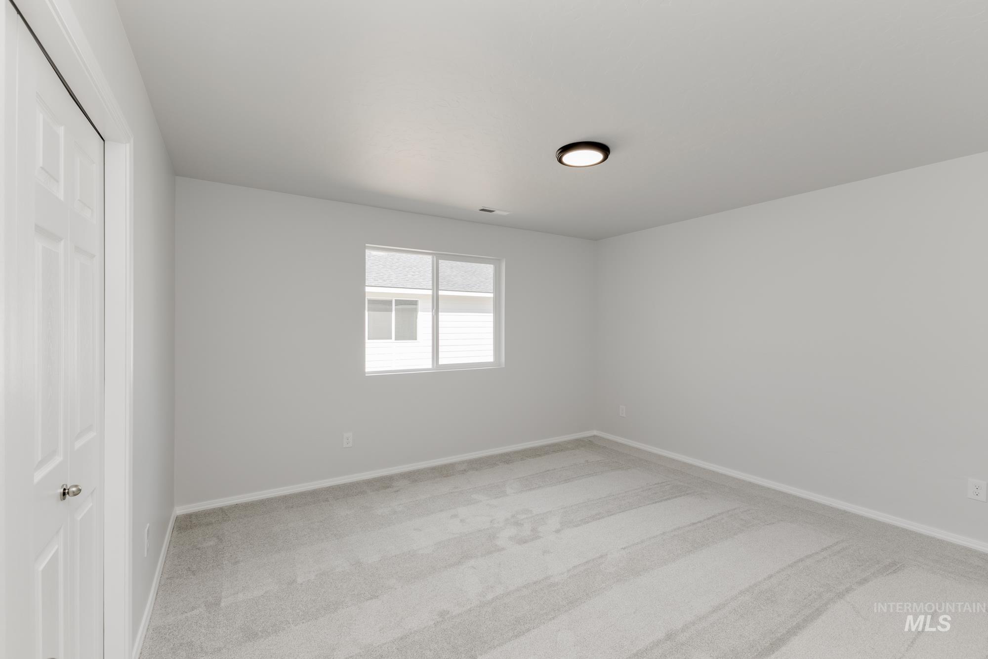 682 W Snowy Owl St Property Photo 15