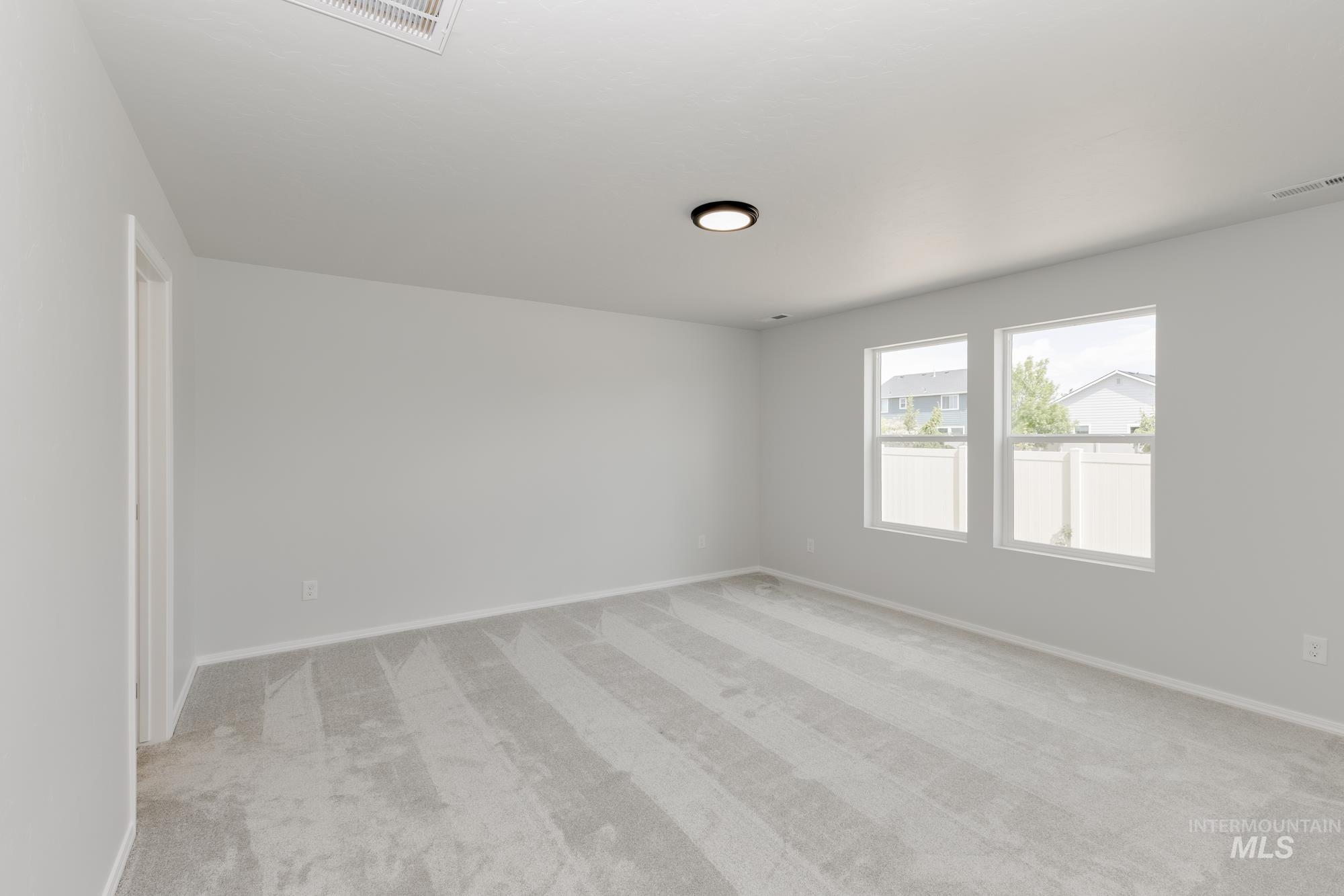 682 W Snowy Owl St Property Photo 16