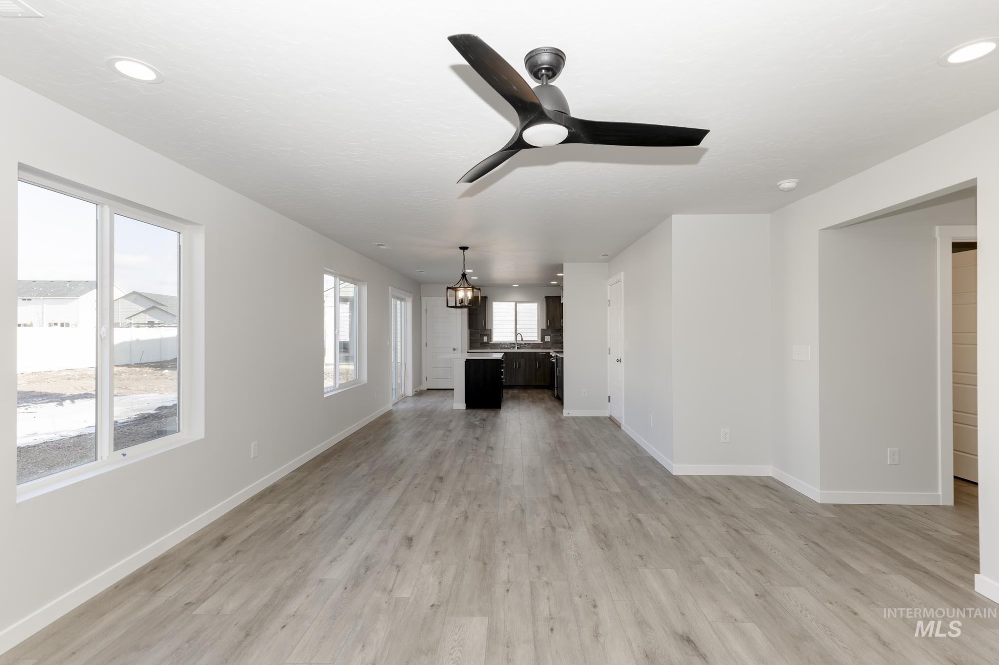 2365 W Opalite Dr Property Photo 8