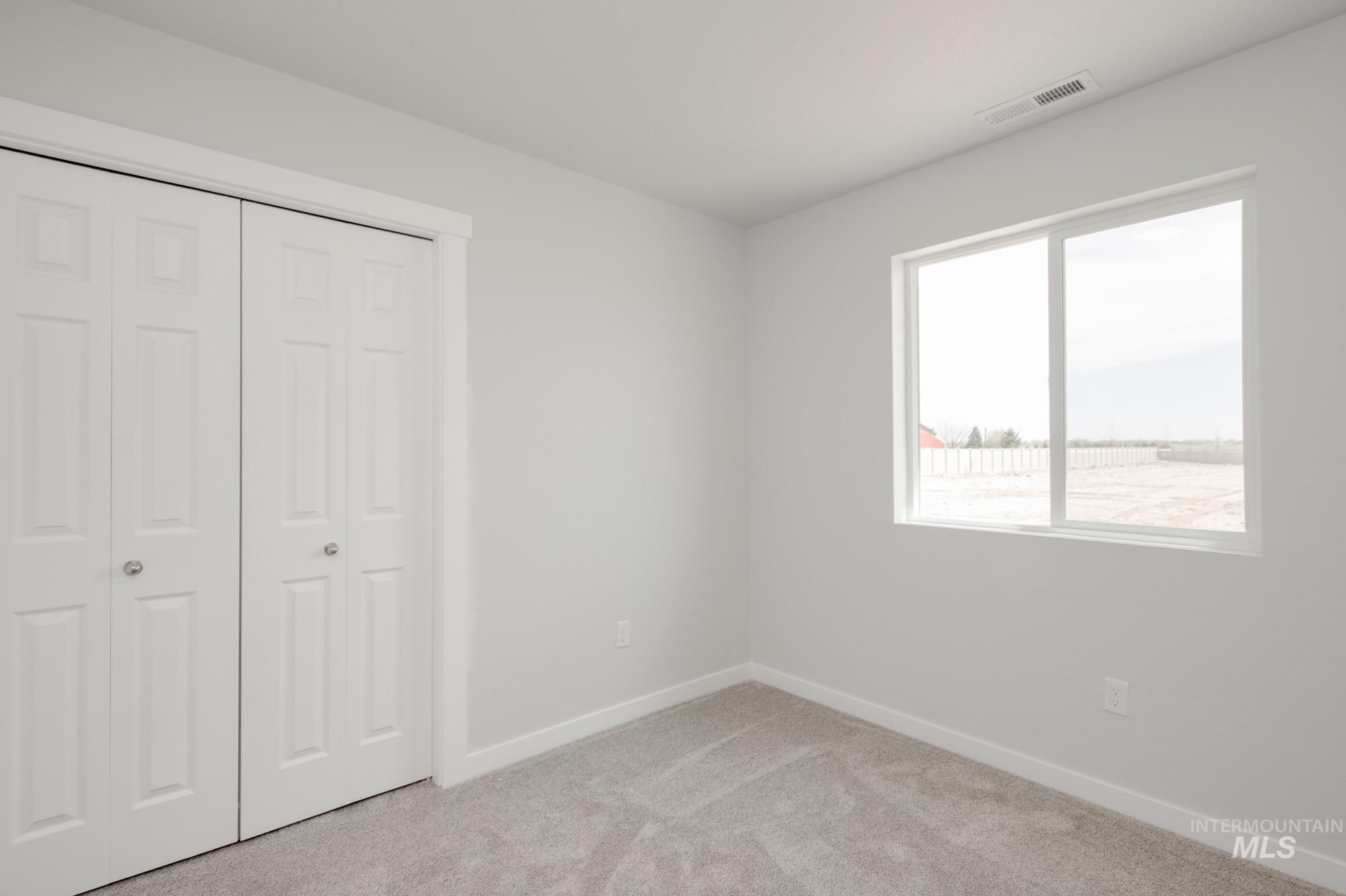 2914 E Mossy Creek Dr Property Photo 15