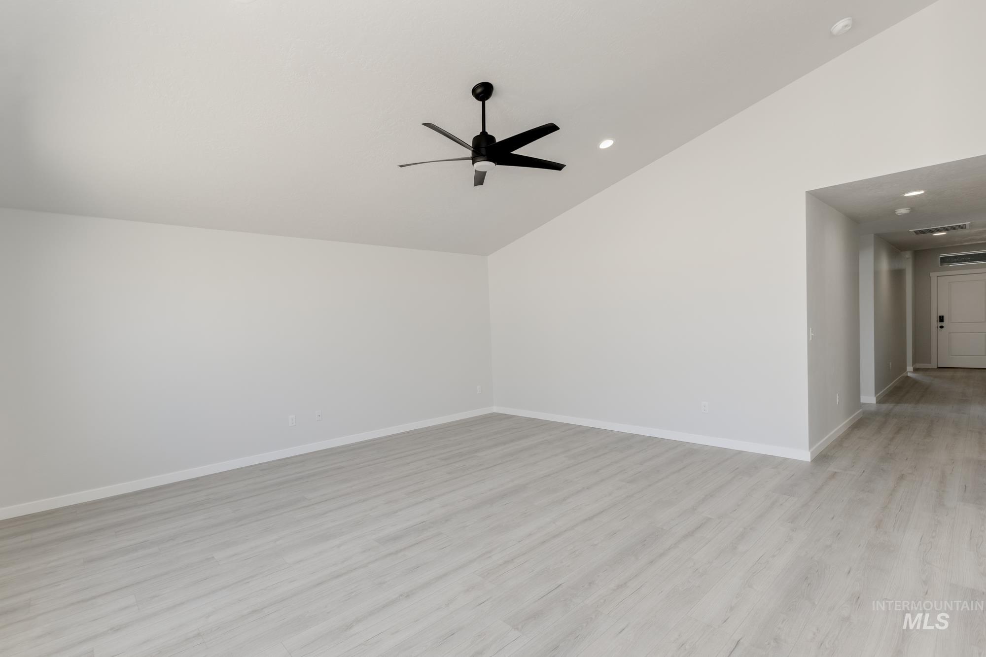 1262 W Bass River Dr Property Photo 4