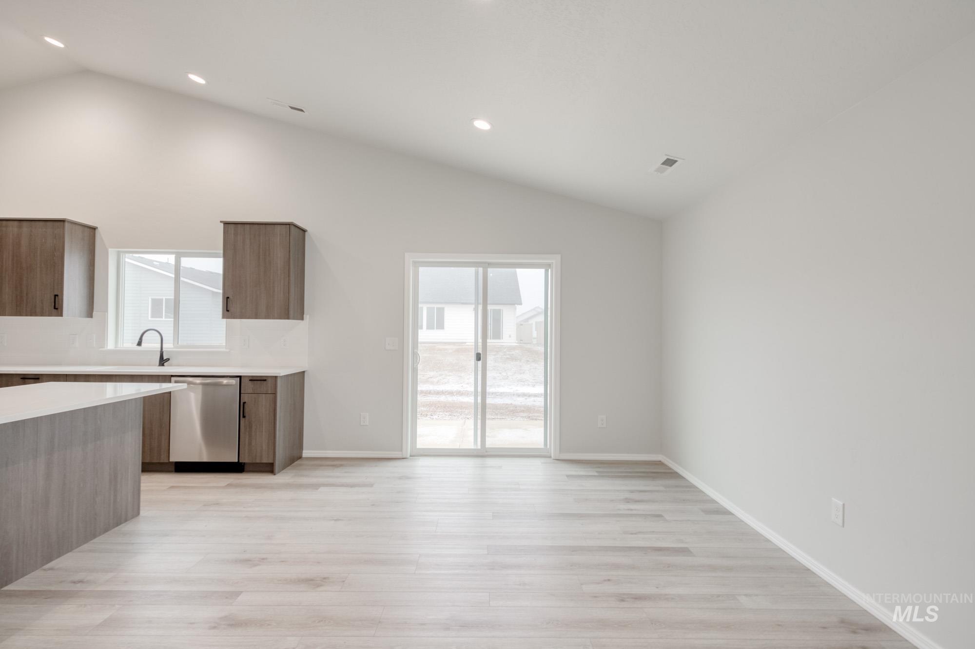 16807 Dunning Way Property Photo 10