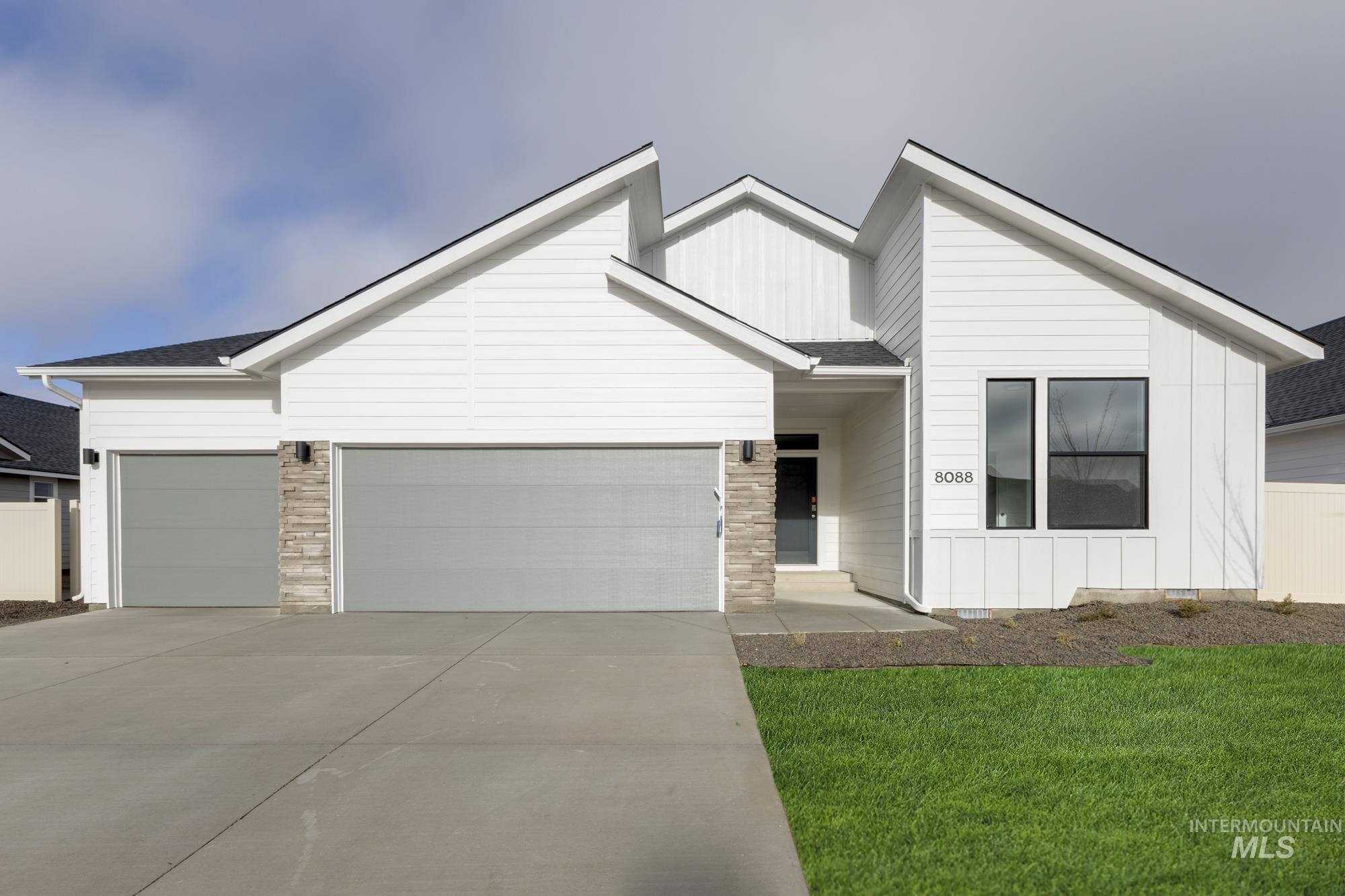 13710 Oliver Street Property Photo 1