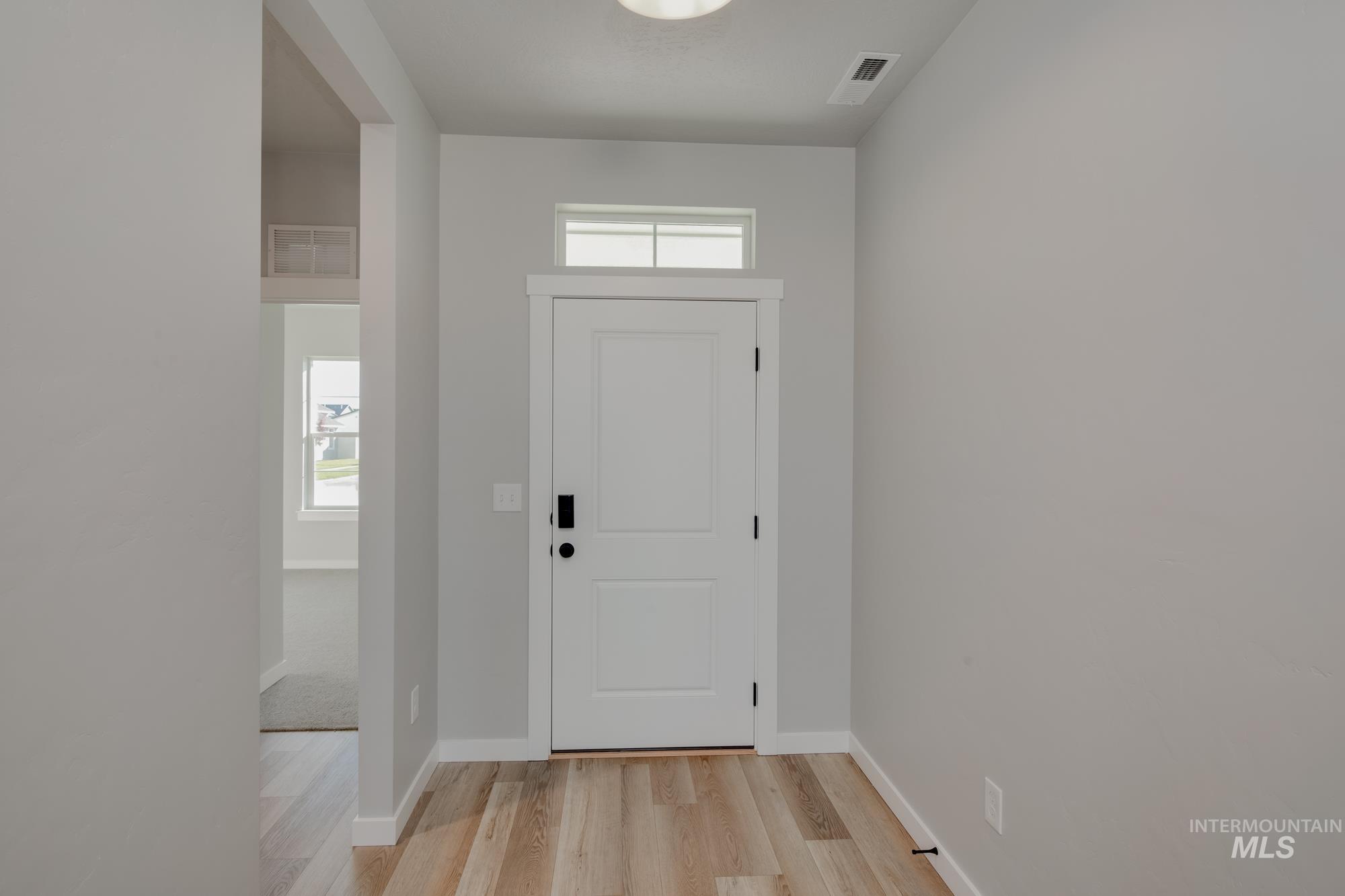 13710 Oliver Street Property Photo 2