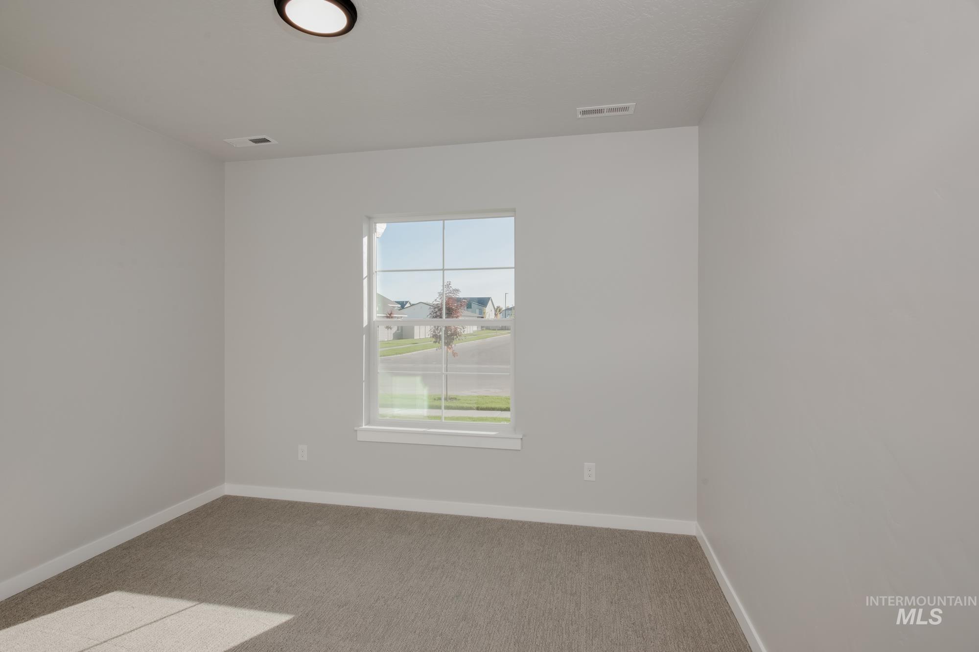 13710 Oliver Street Property Photo 13