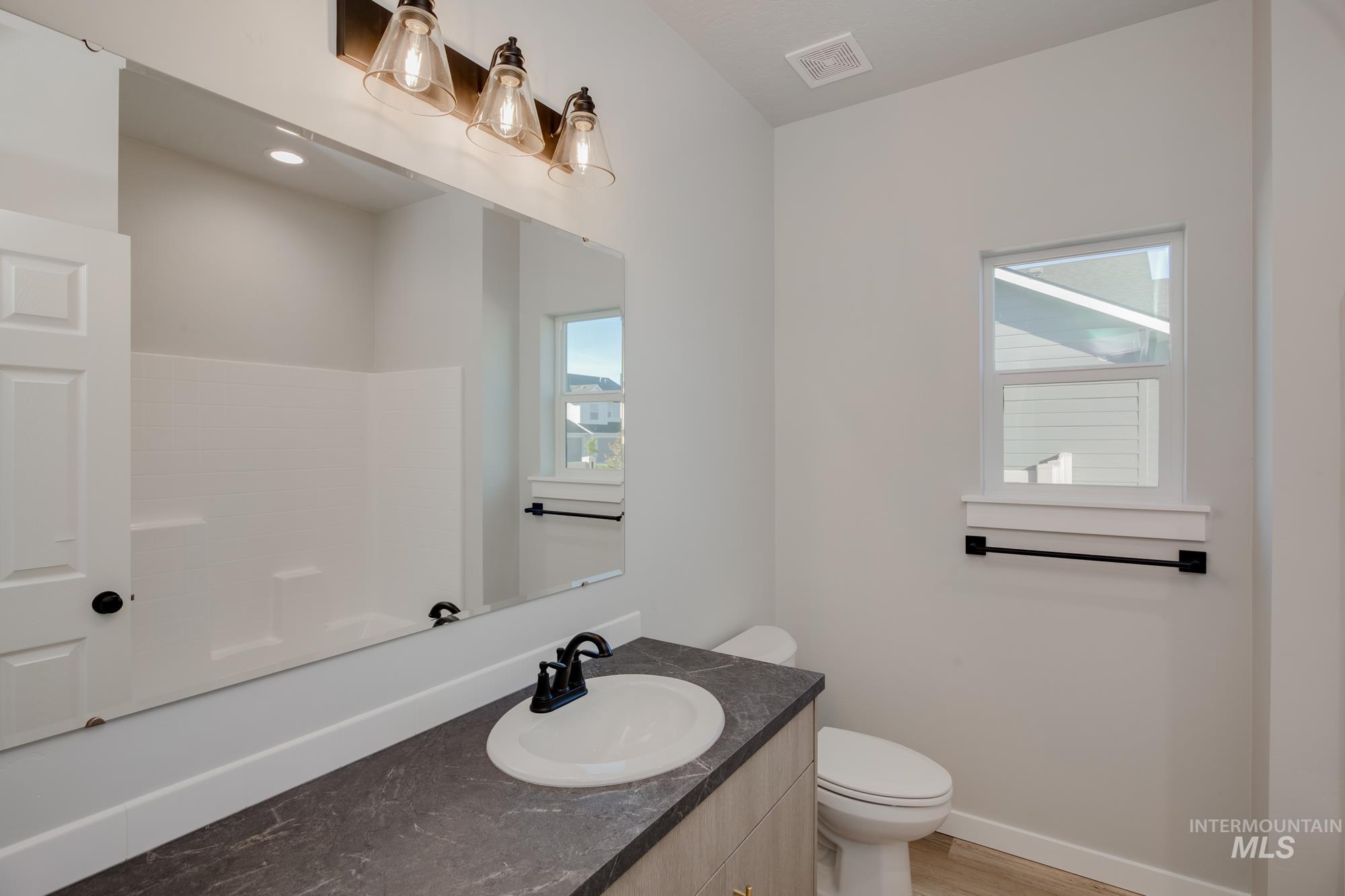 13710 Oliver Street Property Photo 14