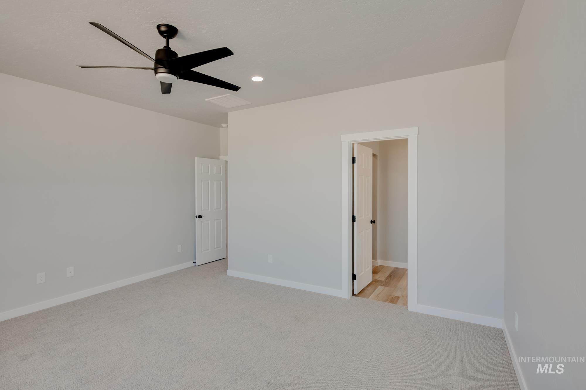 13710 Oliver Street Property Photo 19