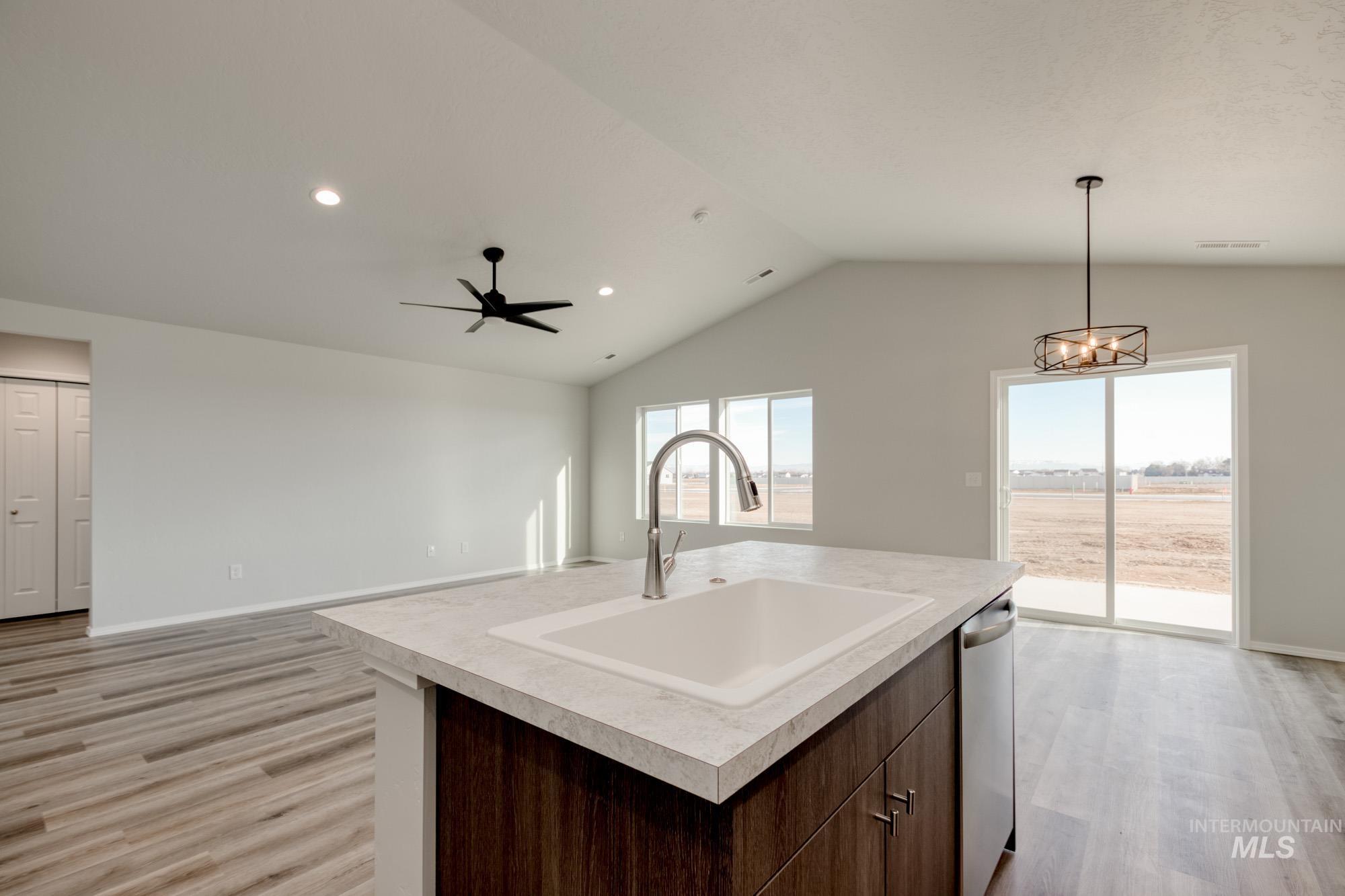 1086 Jimson Avenue Property Photo 6