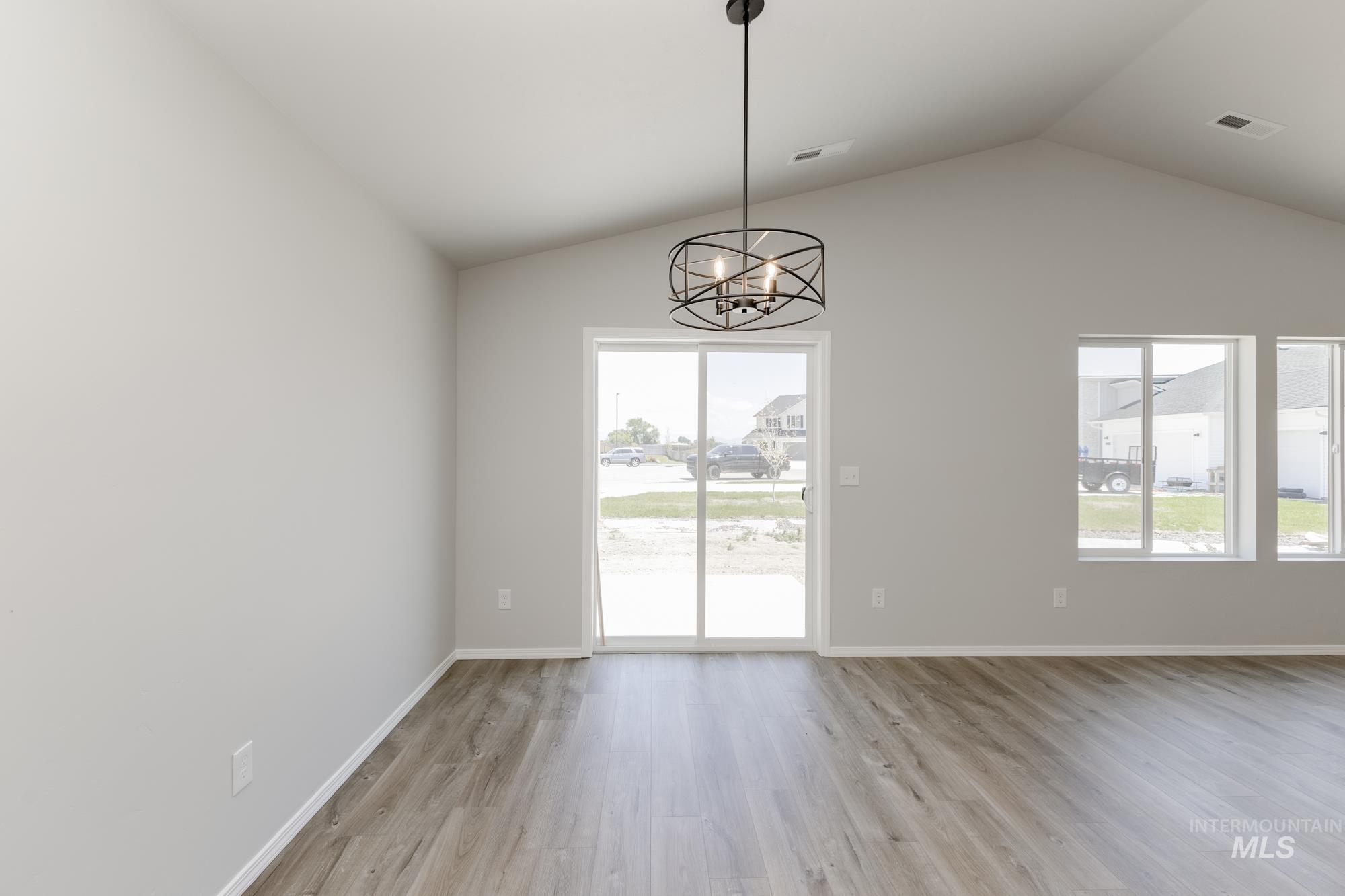 1086 Jimson Avenue Property Photo 10