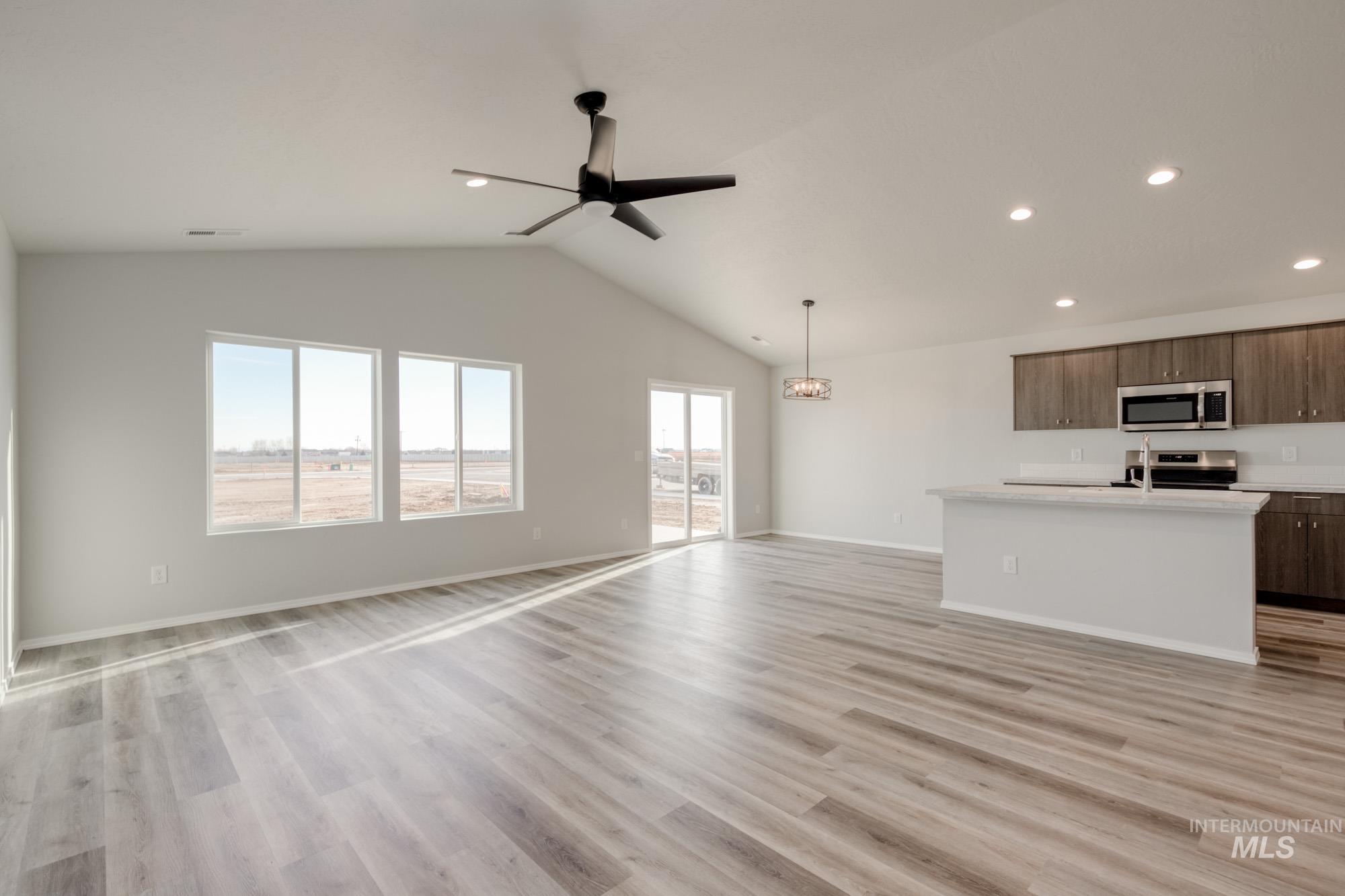 1086 Jimson Avenue Property Photo 11