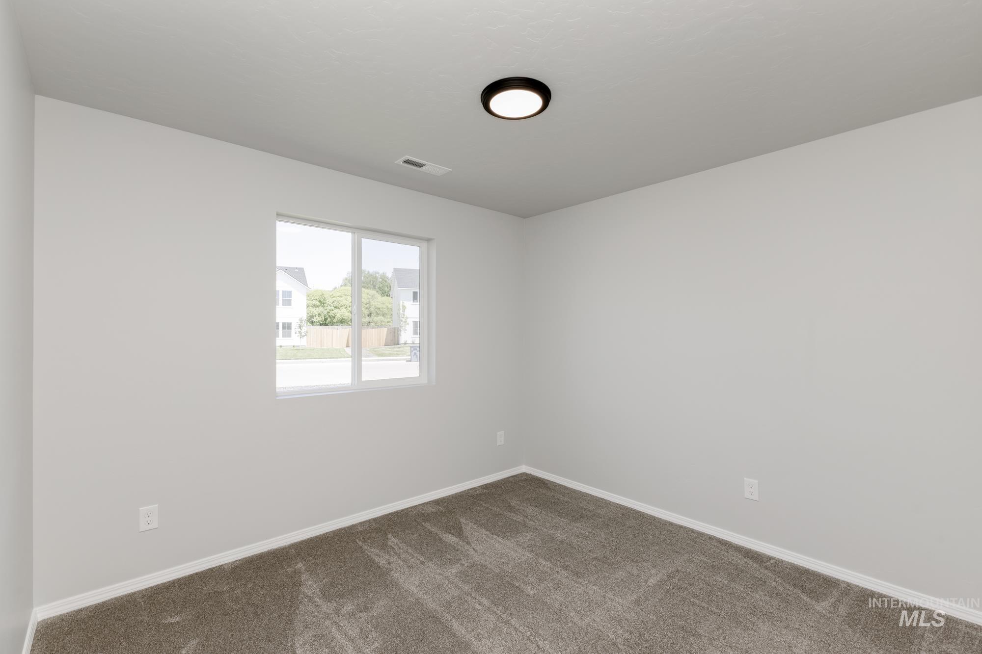 1086 Jimson Avenue Property Photo 12