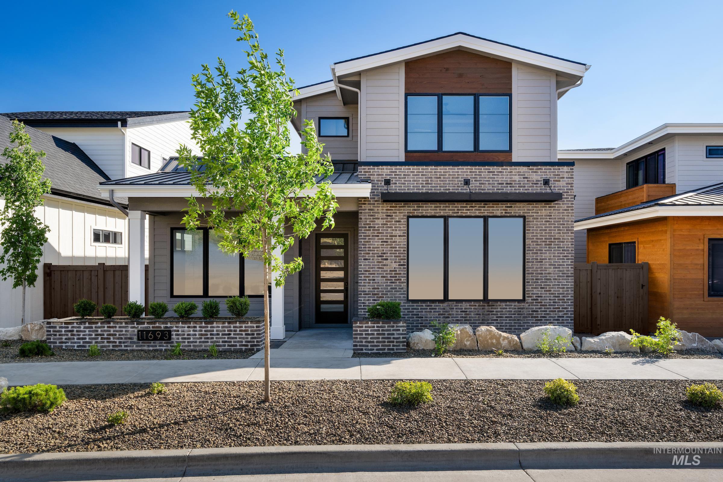 11693 N Rabbitbrush Way Property Photo 1