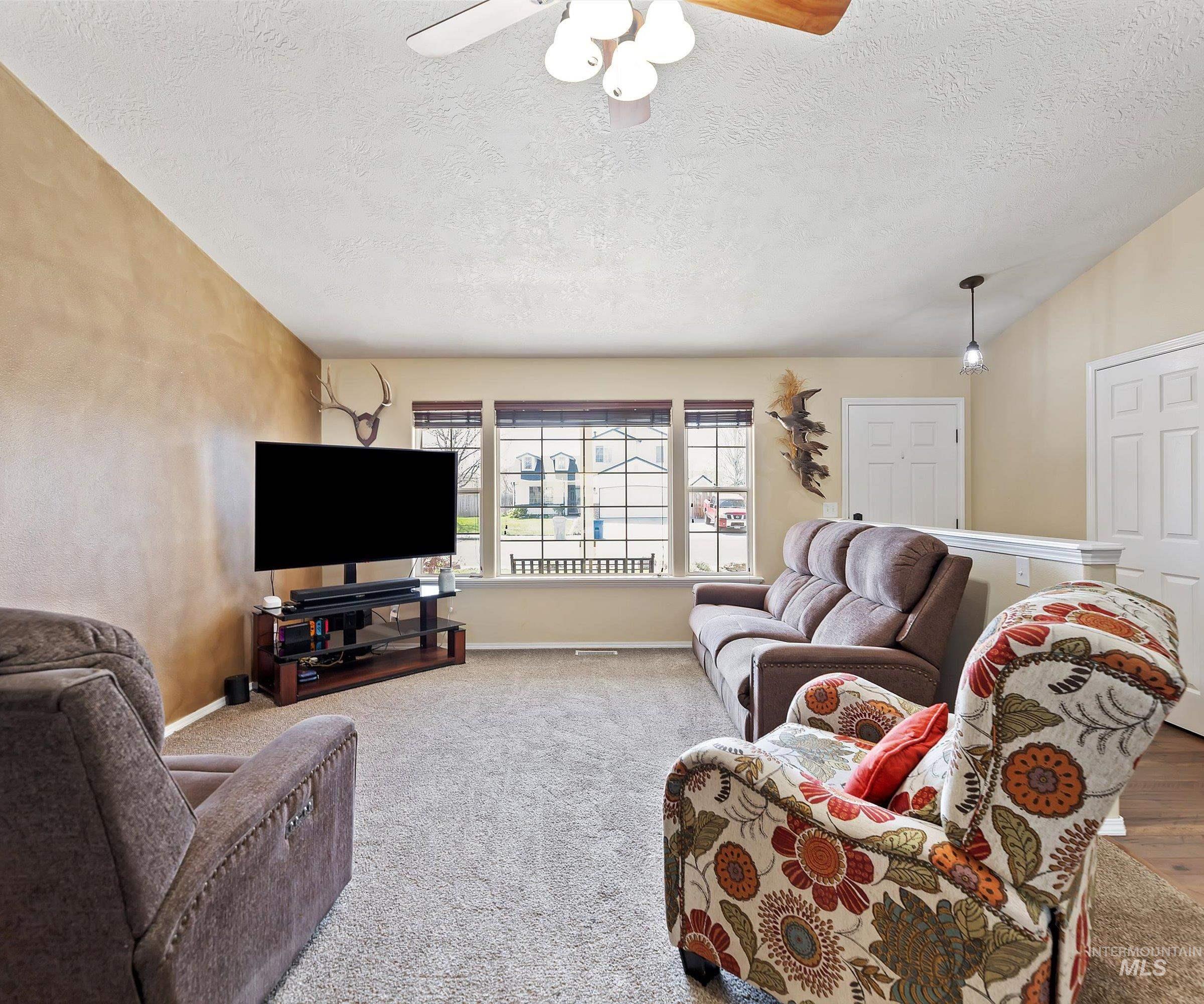 7296 E Canterbury Ln Property Photo 4