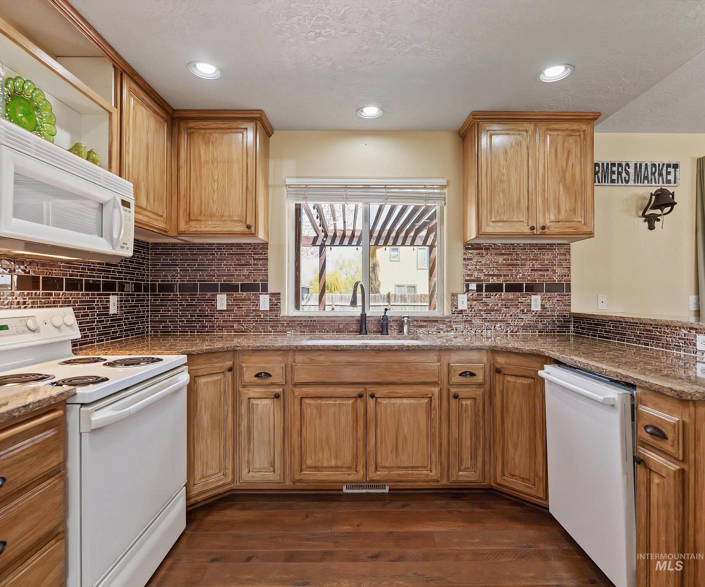 7296 E Canterbury Ln Property Photo 17