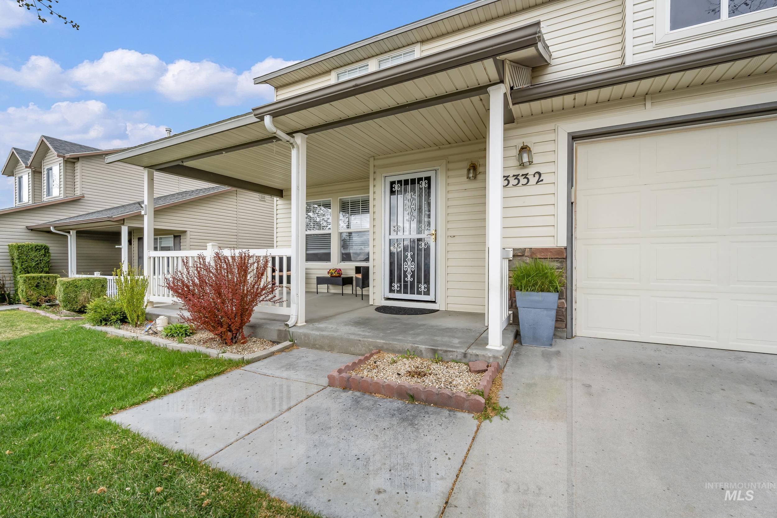 3332 S Malad Drive Property Photo 4