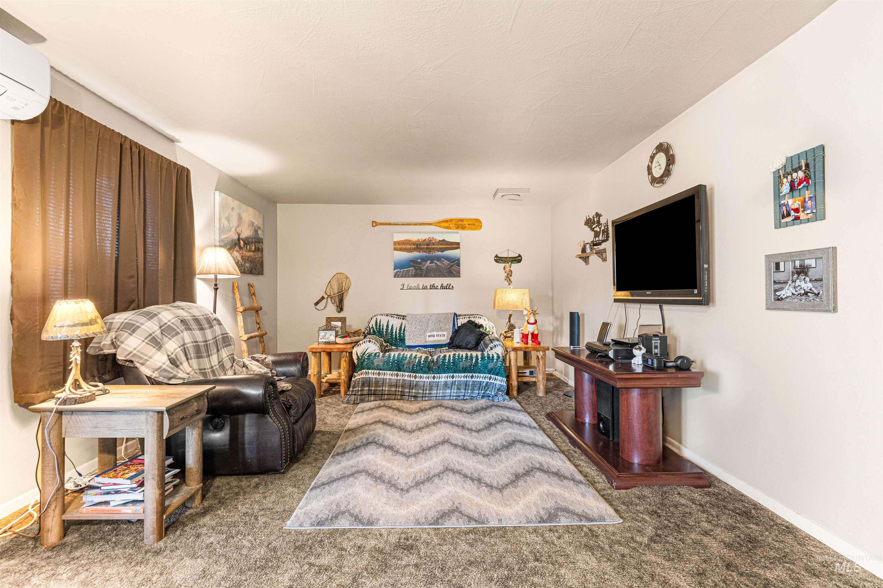 6090-6092 W Dorian Ct Property Photo 5